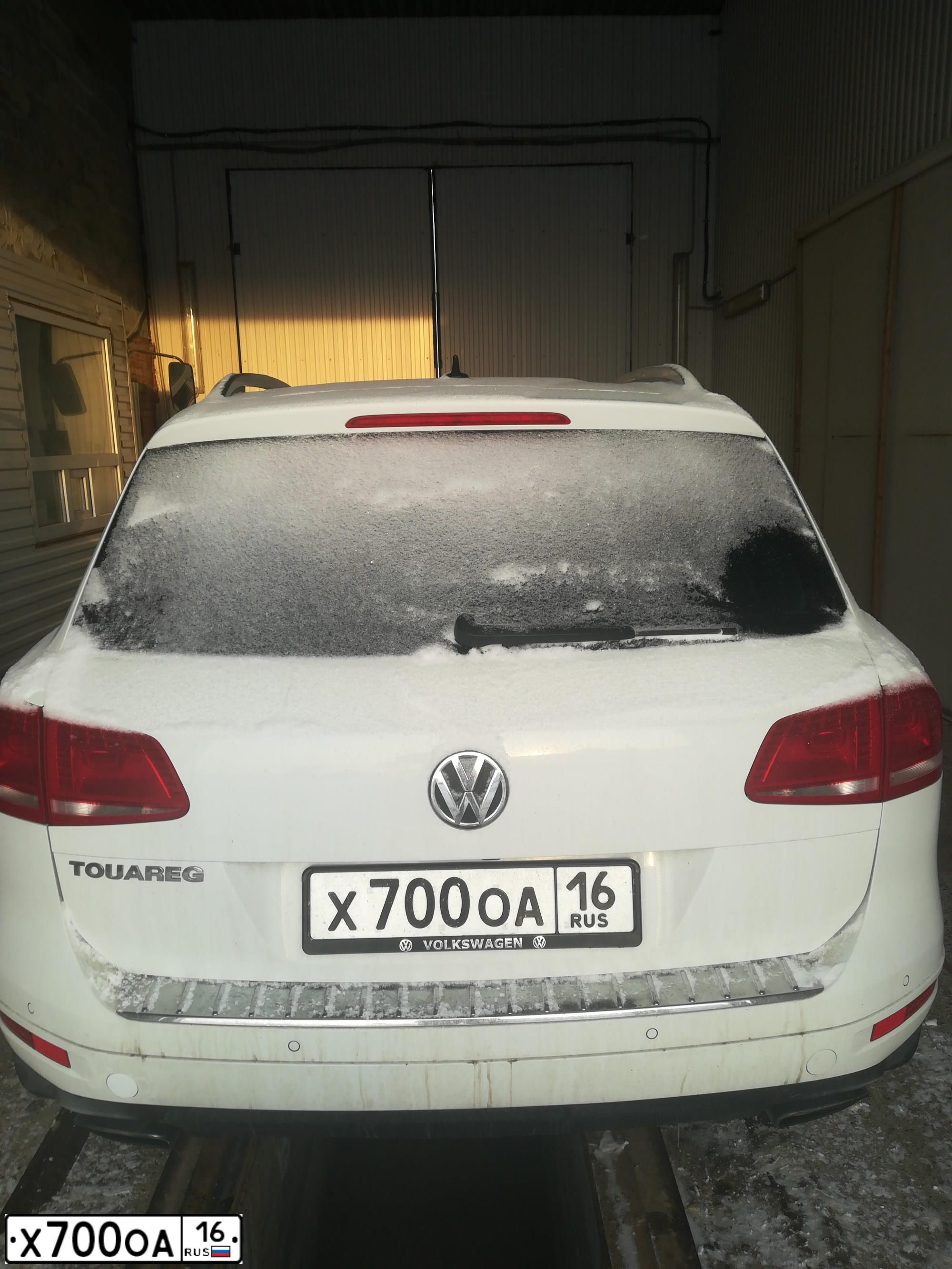 Фото автомобиля VOLKSWAGEN TIGUAN, 2011 — госномер М082НМ102. Цвет: ВИШНЕВО-КРАСНЫЙ