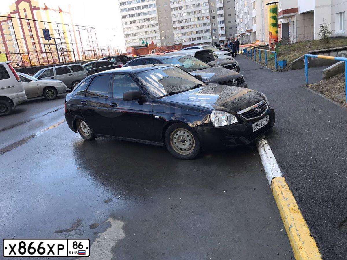 Фото автомобиля NISSAN NOTE, 2012 — госномер Х866ХР86. Цвет: БЕЛЫЙ