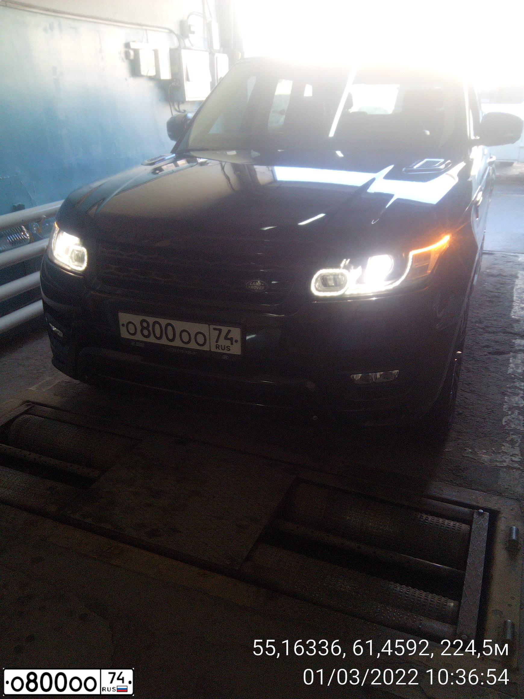 Фото автомобиля VOLVO S60, 2010 — госномер Р134ЕС196. Цвет: Белый