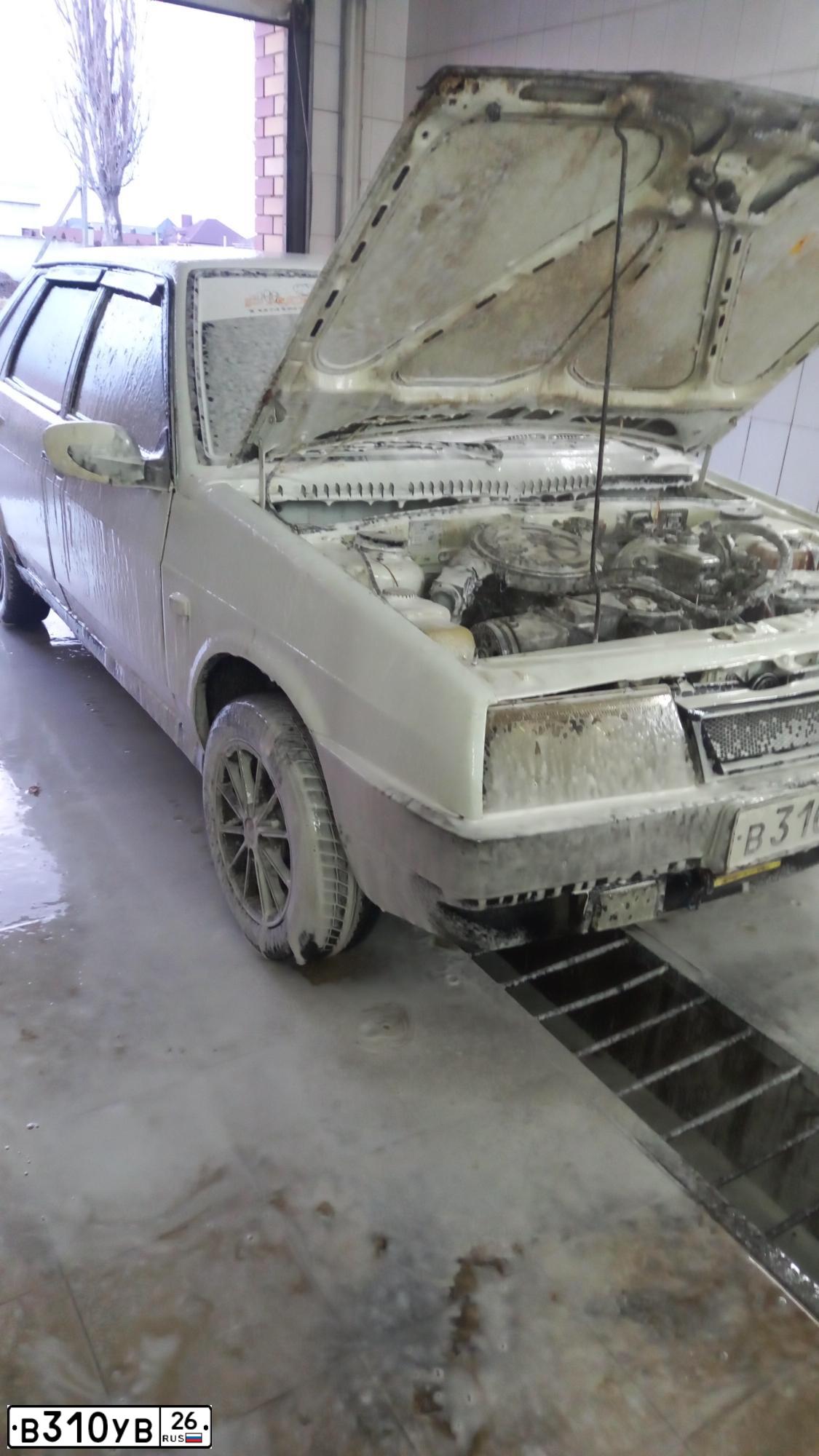 Фото автомобиля LADA 2109 SAMARA, 1999 — госномер В310УВ26. Цвет: ЯРКО-БЕЛЫЙ