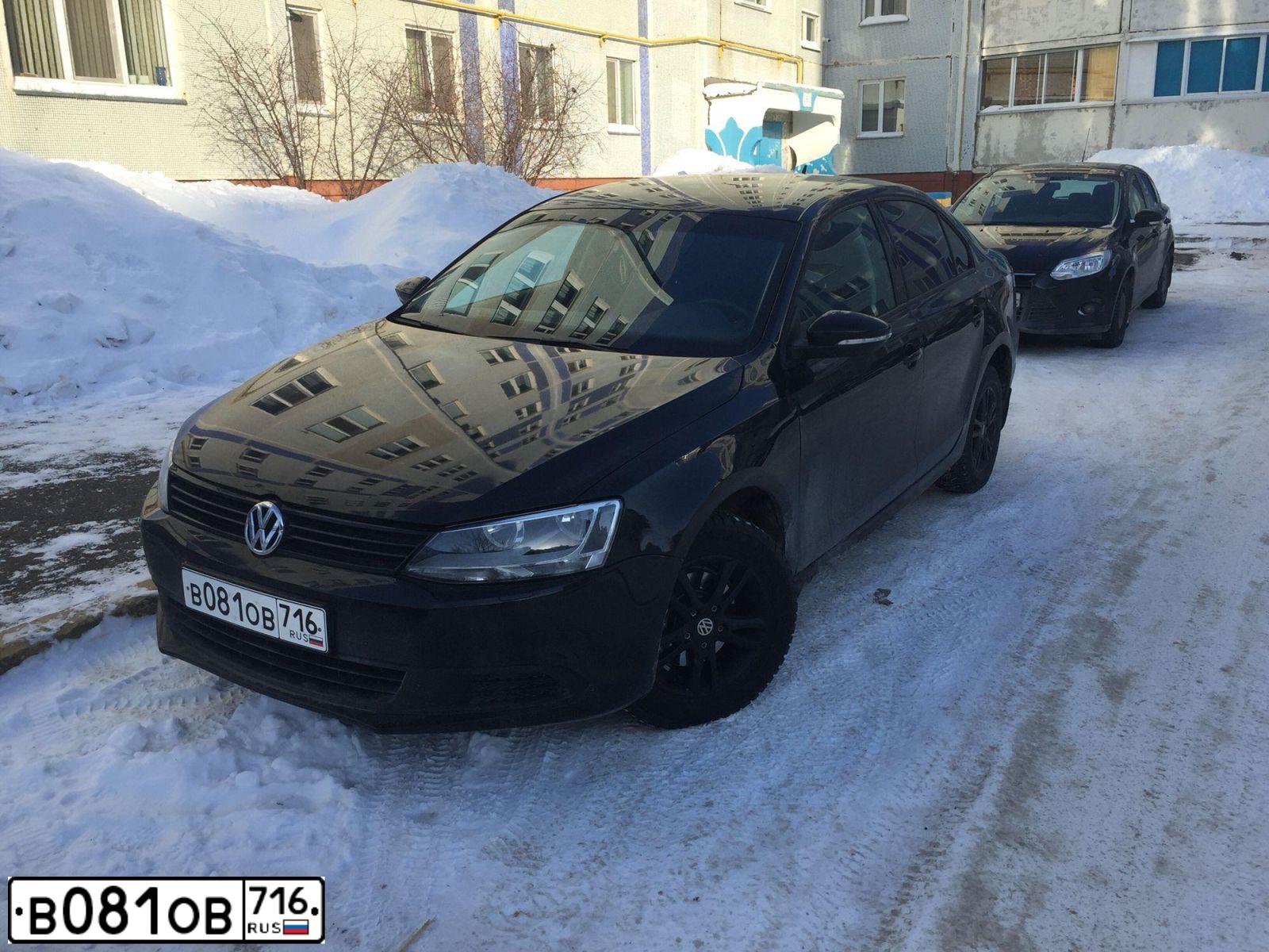 Фото автомобиля VOLKSWAGEN JETTA, 2013 — госномер Е877ЕЕ43. Цвет: ЧЕРНЫЙ