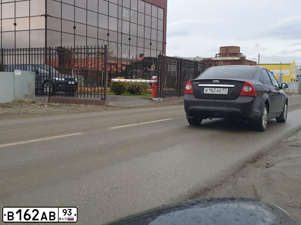 Фото автомобиля FORD FOCUS, 2008 — госномер В162АВ93. Цвет: ФИОЛЕТОВЫЙ