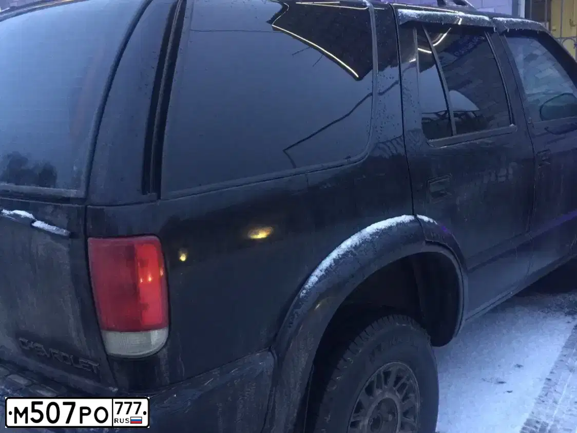 Фото автомобиля CHEVROLET BLAZER, 1997 — госномер М445ТВ177. Цвет: ЧЕРНЫЙ