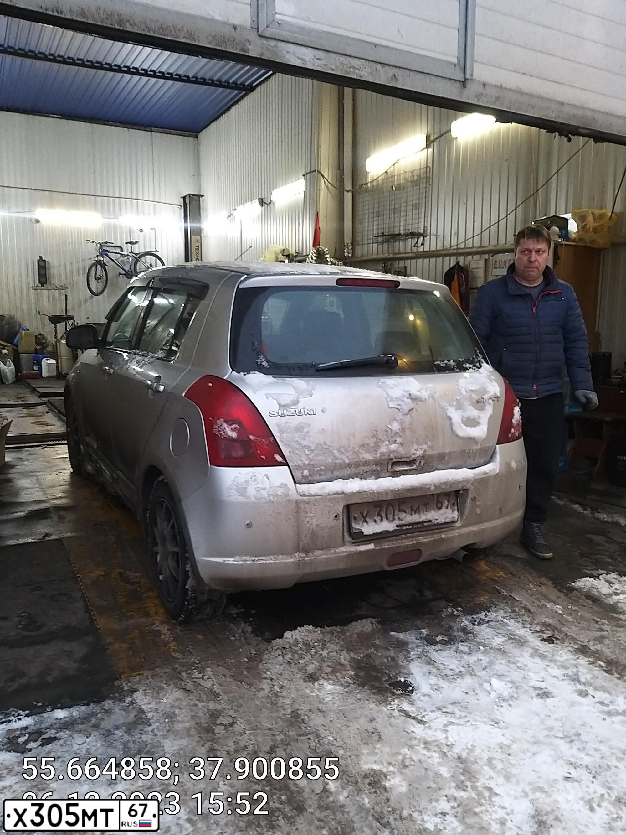 Фото автомобиля SUZUKI SWIFT, 2006 — госномер О356УТ790. Цвет: Серебристый