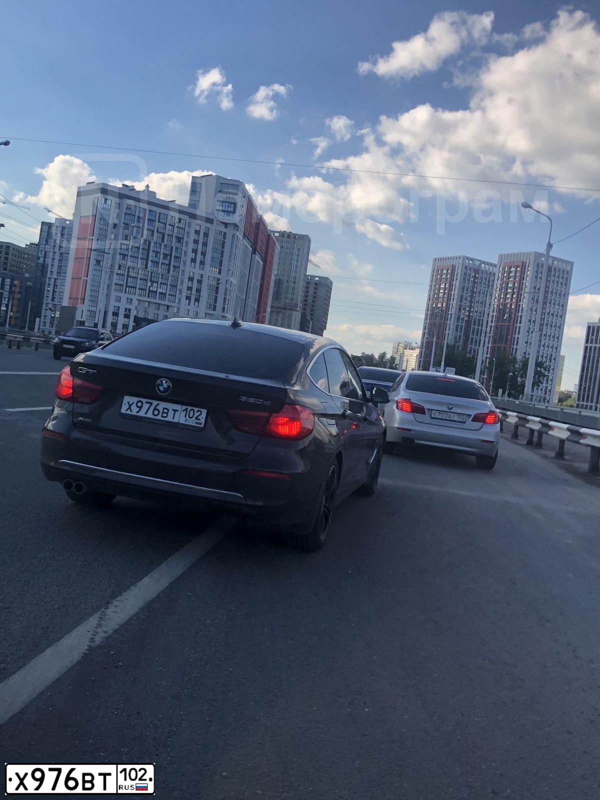 Фото автомобиля BMW SERIE 3 GT, 2018 — госномер Х976ВТ102. Цвет: Коричневый
