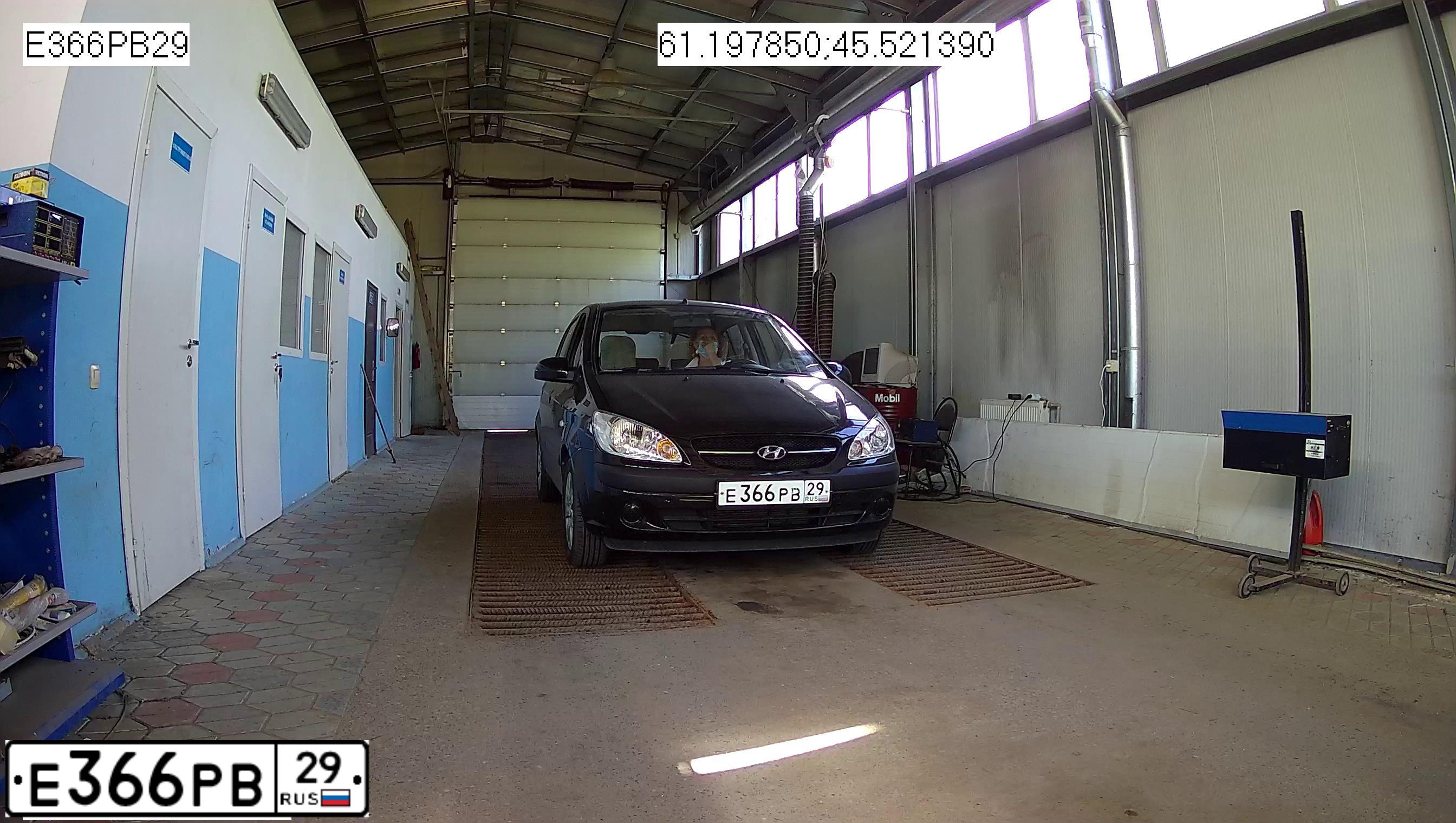Фото автомобиля HYUNDAI GETZ, 2007 — госномер Е366РВ29. Цвет: ЧЕРНЫЙ