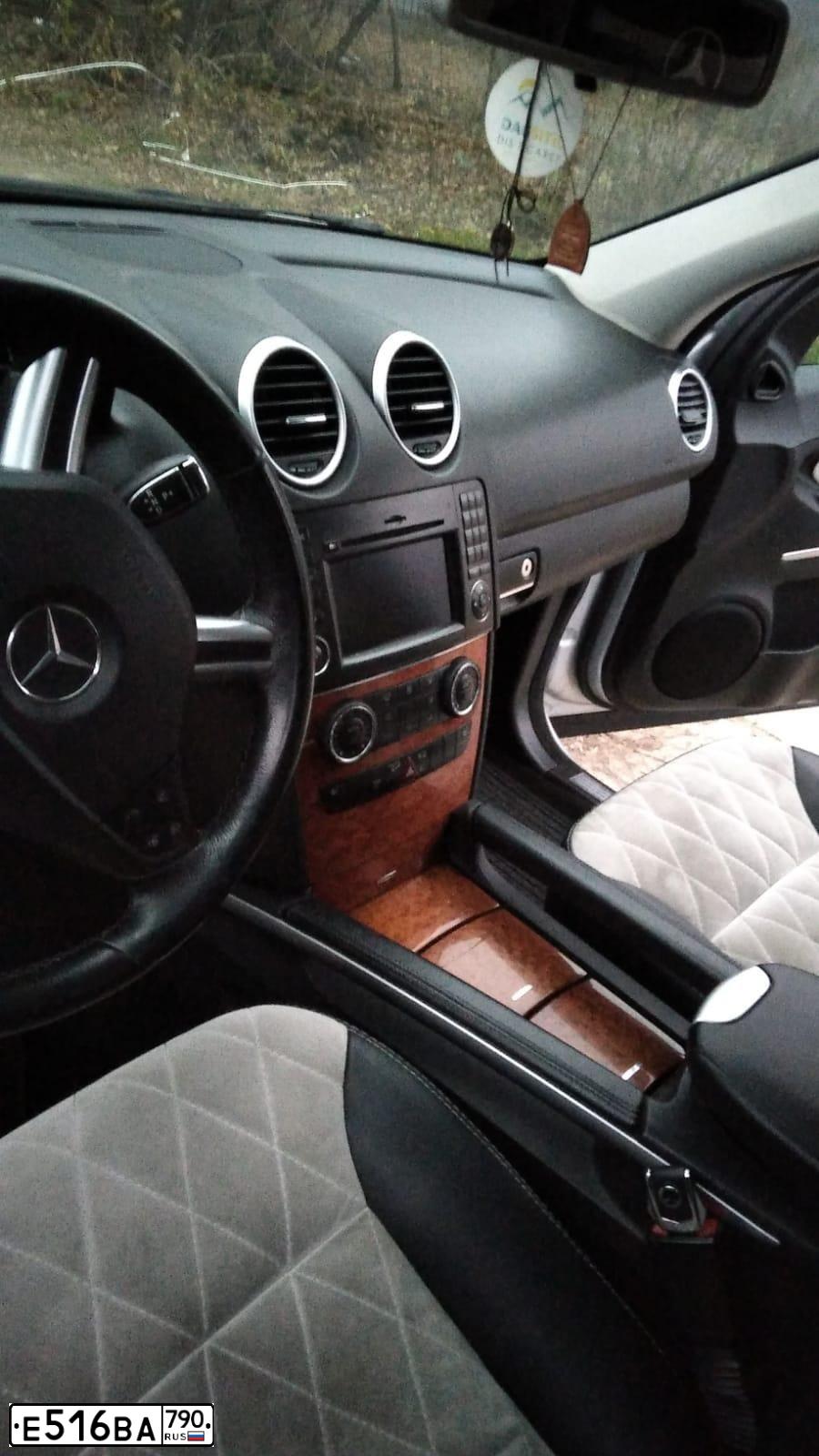 Фото автомобиля MERCEDES M-KLASSE, 2006 — госномер Е516ВА790. Цвет: Серебристый