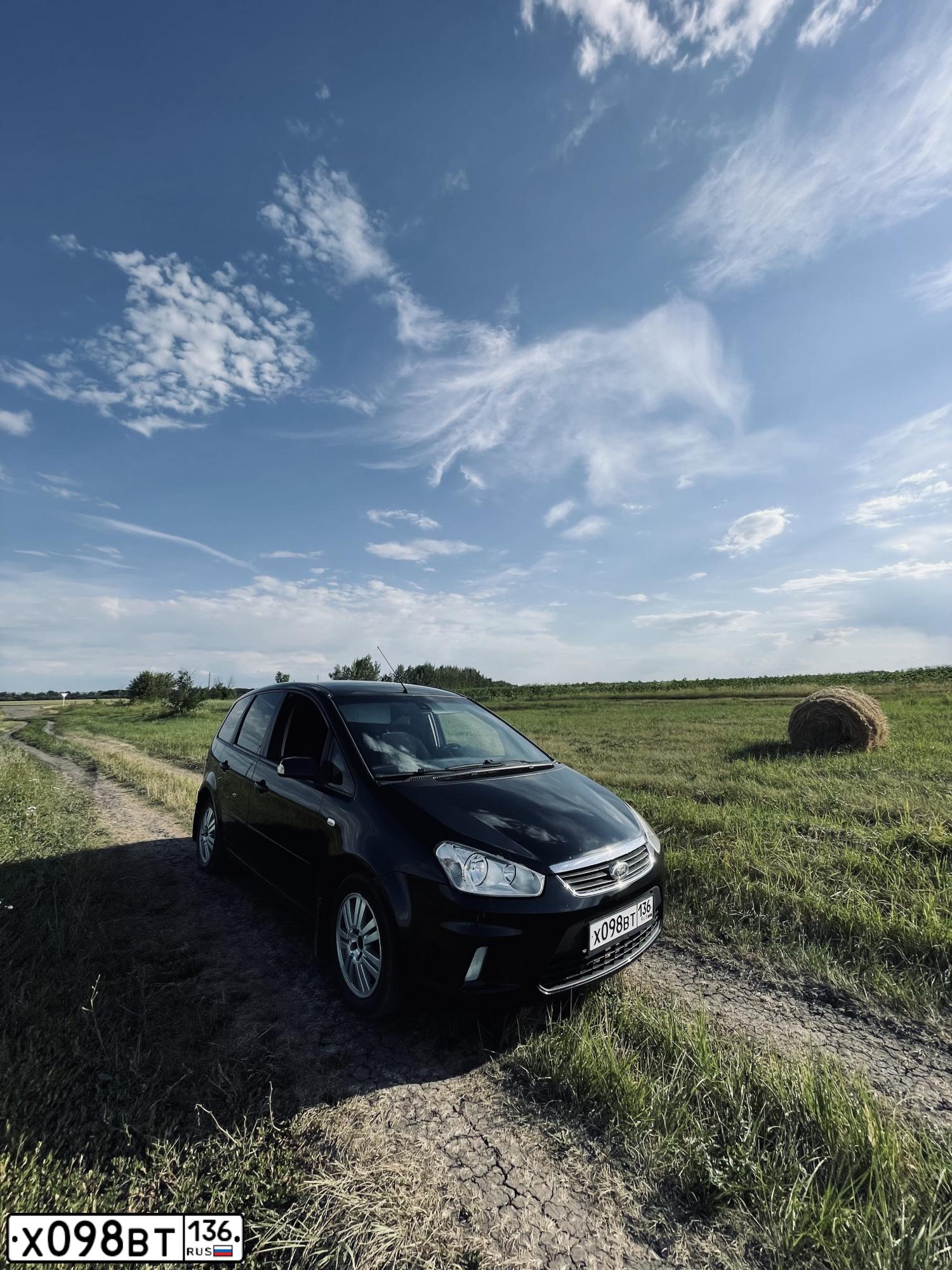 Фото автомобиля FORD FOCUS C-MAX, 2006 — госномер Х098ВТ136. Цвет: ЧЕРНЫЙ