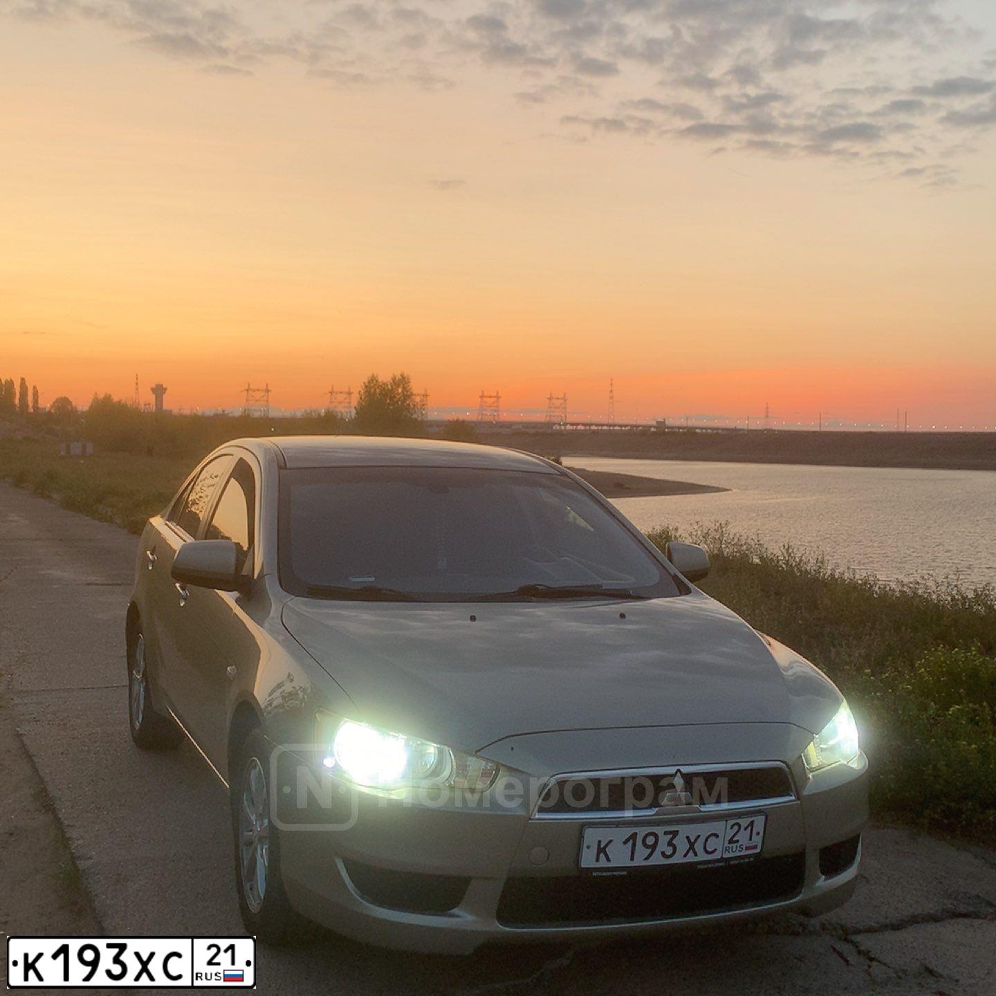 Фото автомобиля MITSUBISHI LANCER, 2008 — госномер К193ХС21. Цвет: БЕЖЕВЫЙ