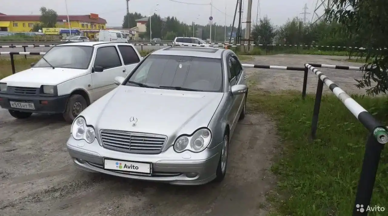 Фото автомобиля SEAZ OKA, 2004 — госномер Р181МЕ186. Цвет: Белый