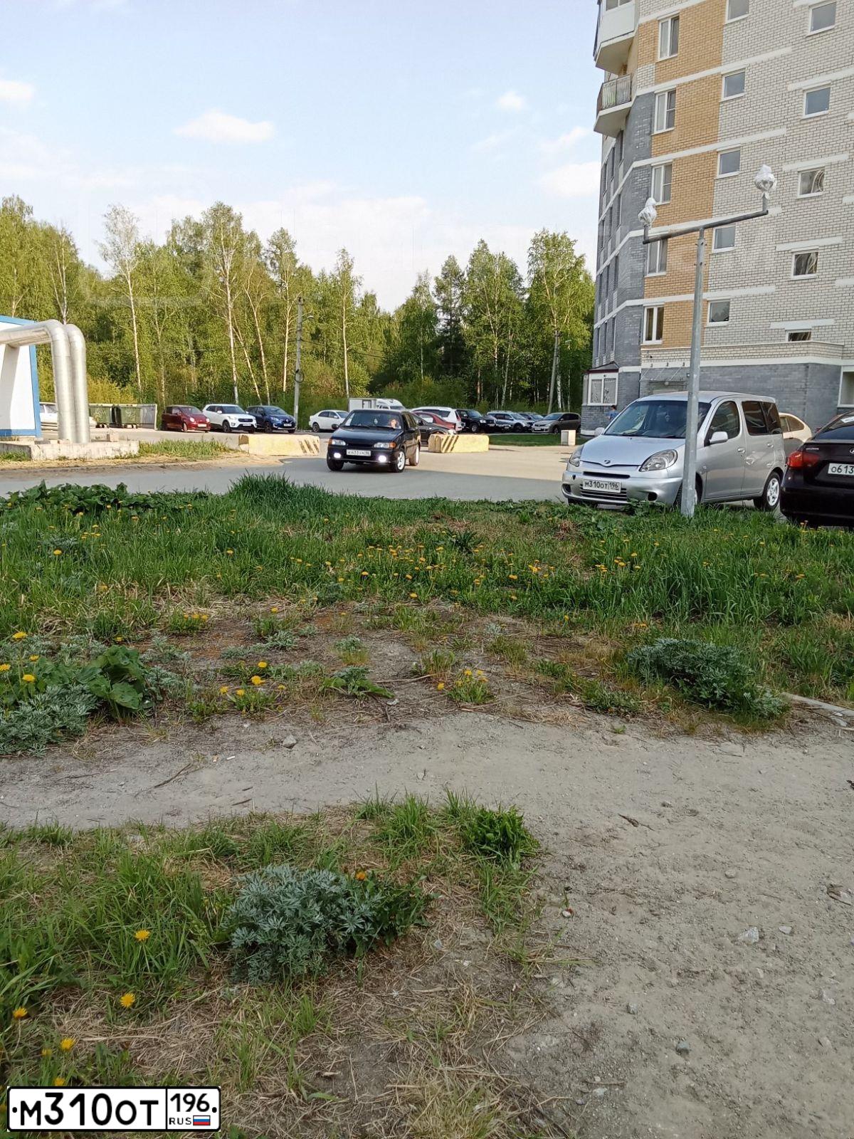 Фото автомобиля TOYOTA FUNCARGO, 2001 — госномер О015ОН159