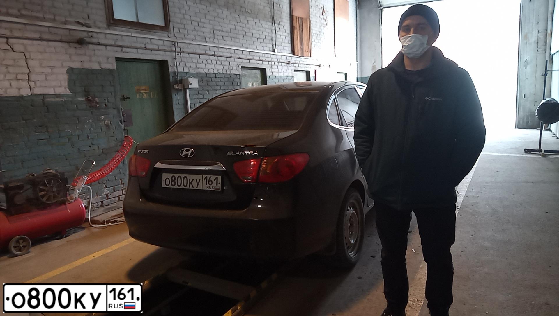 Фото автомобиля HYUNDAI ELANTRA, 2010 — госномер О800КУ161. Цвет: ЧЕРНЫЙ
