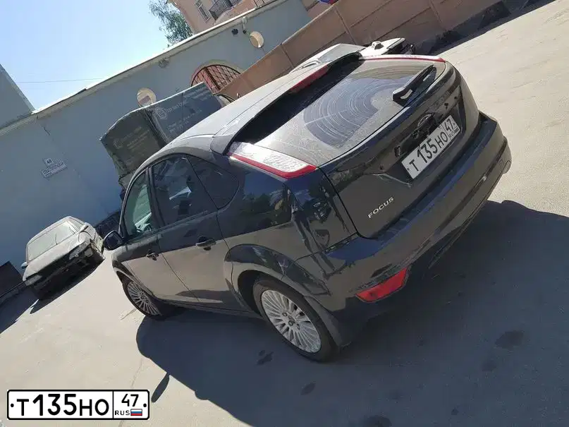 Фото автомобиля FORD FOCUS, 2008 — госномер А364ТУ60. Цвет: ЧЕРНЫЙ