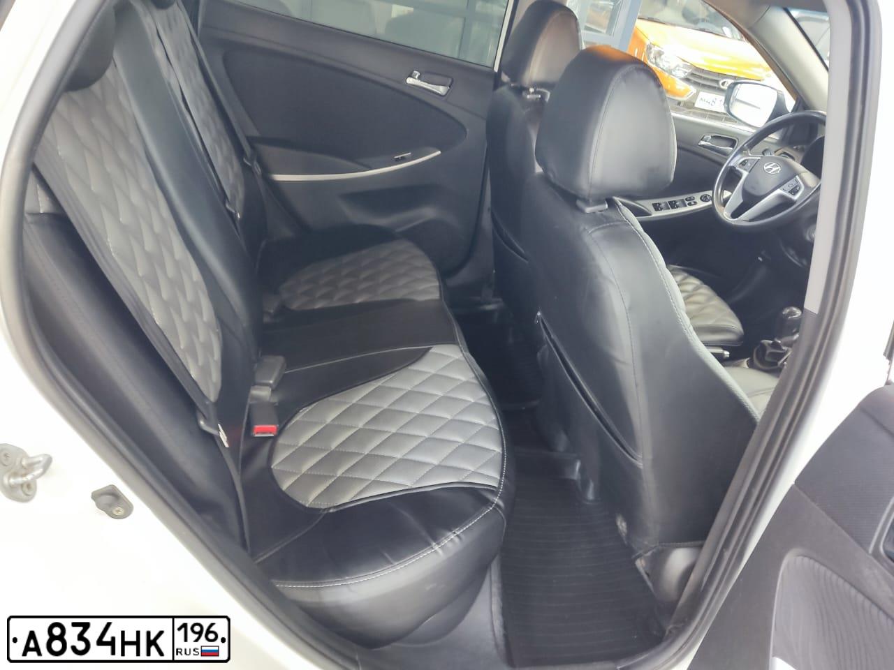 Фото автомобиля HYUNDAI SOLARIS, 2013 — госномер А834НК196. Цвет: Белый