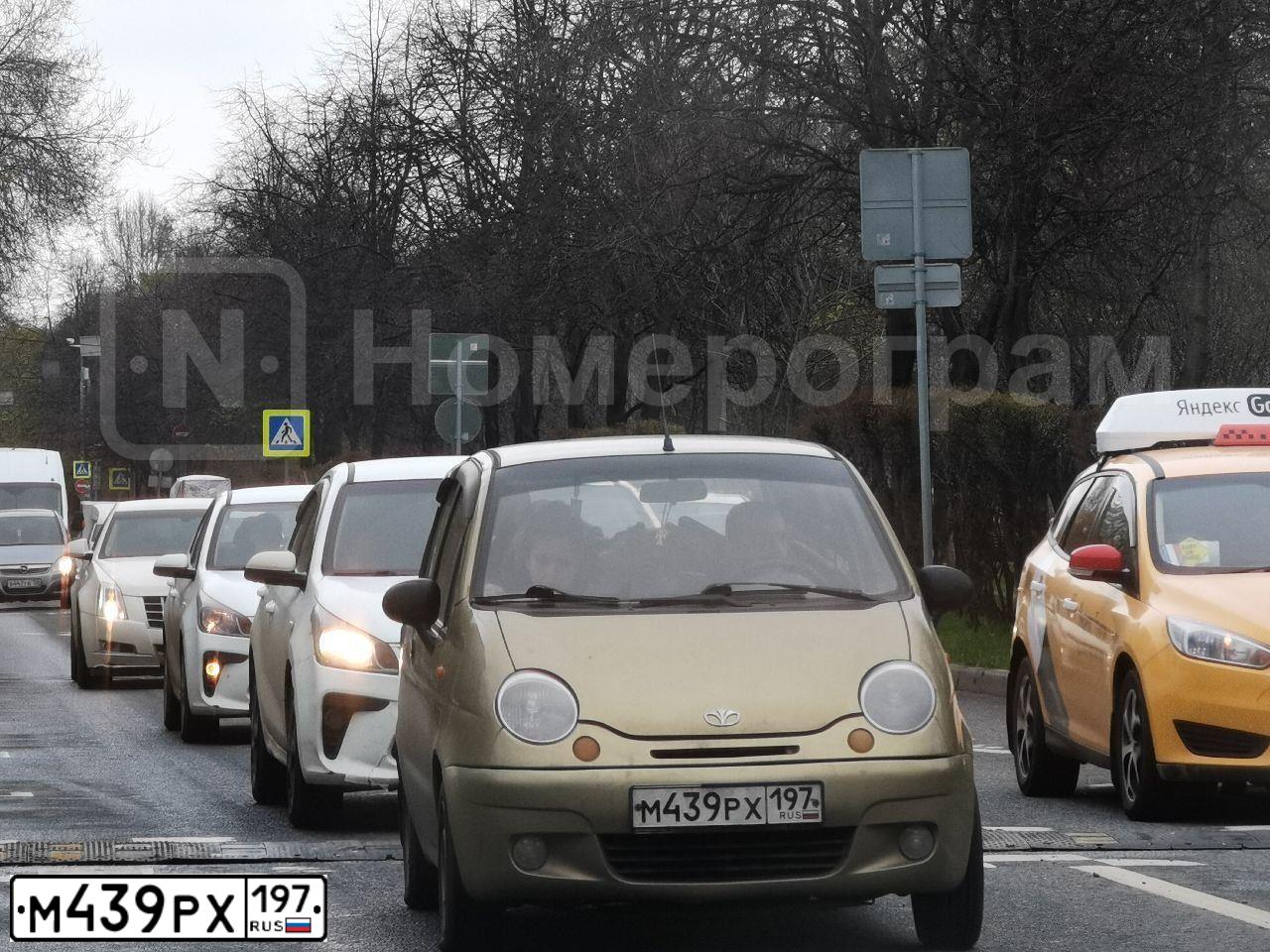 Фото автомобиля DAEWOO MATIZ, 2010 — госномер М439РХ197. Цвет: БЕЖЕВЫЙ