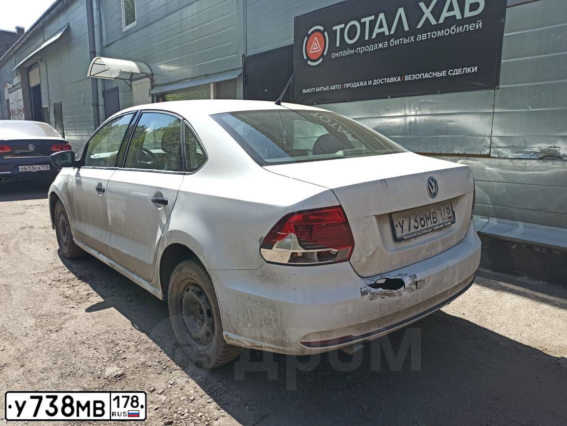Фото автомобиля VOLKSWAGEN POLO, 2016 — госномер У738МВ178. Цвет: Белый