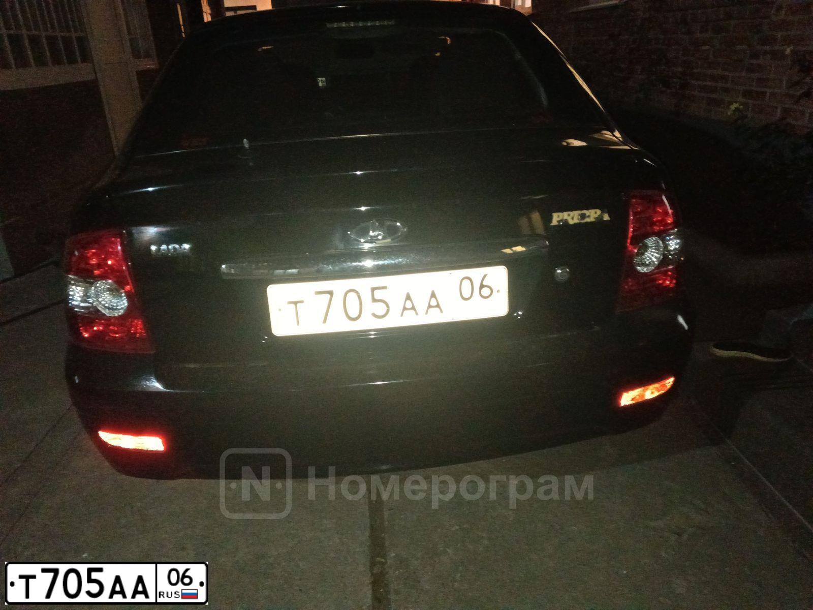 Фото автомобиля LADA 2172 PRIORA, 2010 — госномер Е062ХУ95. Цвет: Светло-Серебристый металлик