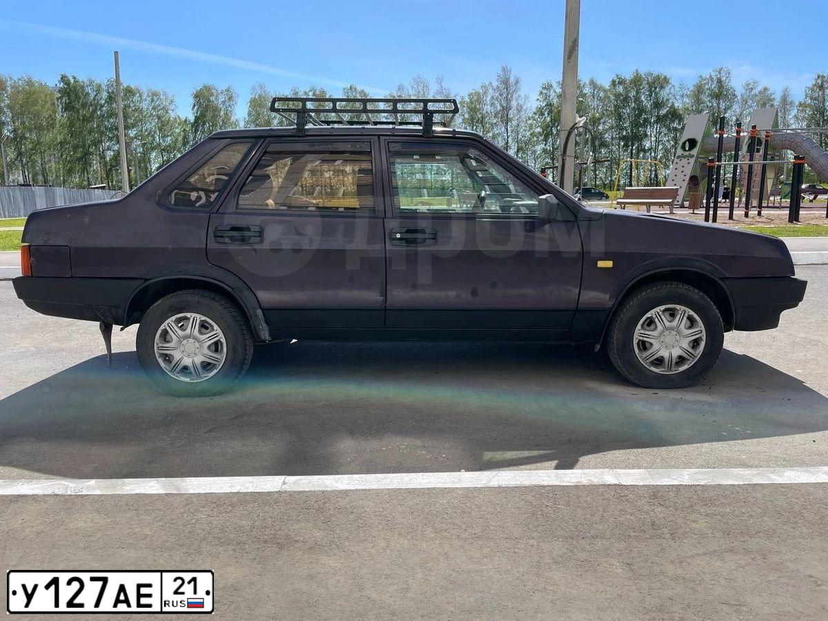 Фото автомобиля LADA 2109 SAMARA, 1997 — госномер У127АЕ21. Цвет: БАКЛАЖАНОВЫЙ