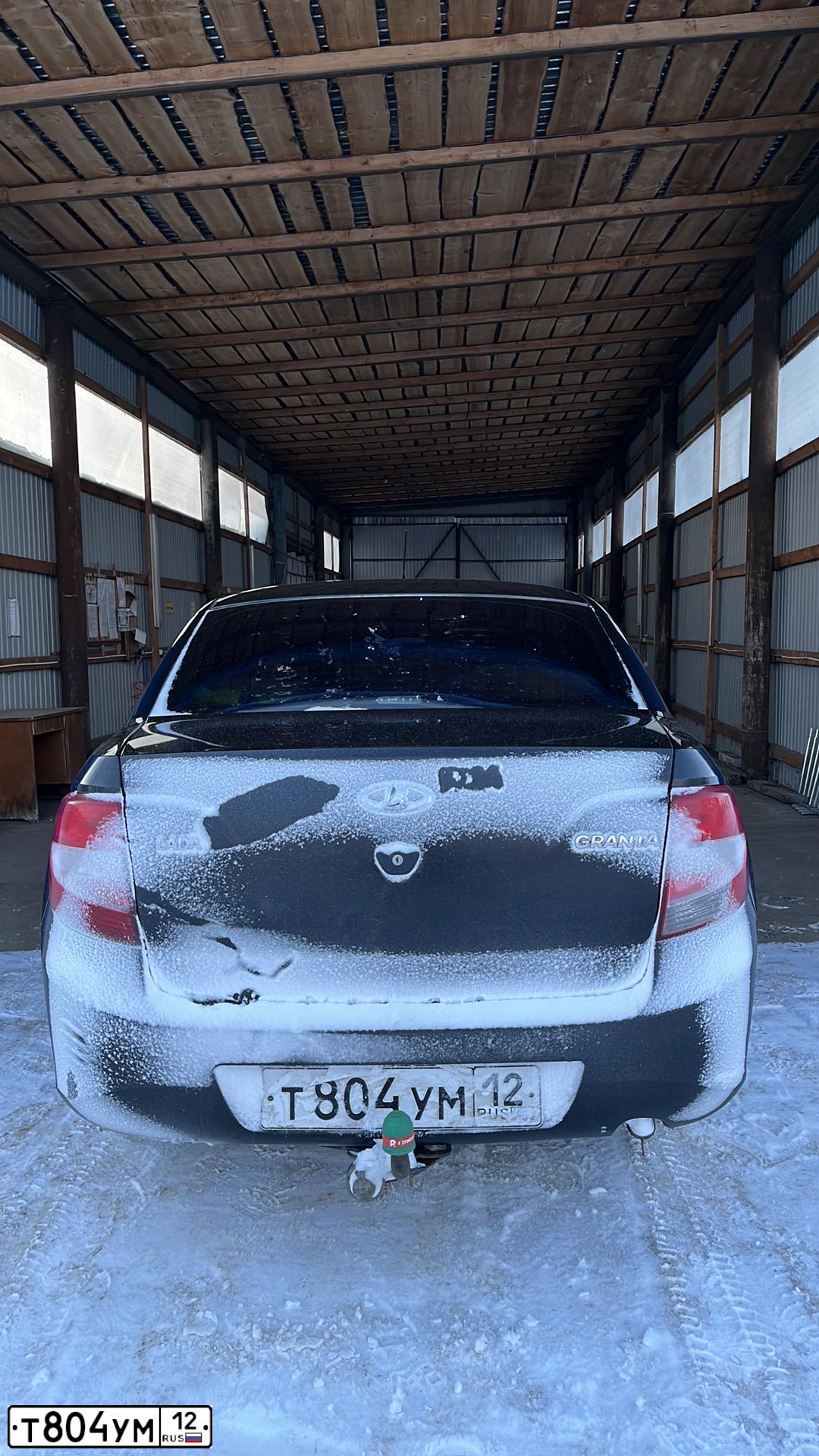 Фото автомобиля LADA 2190 GRANTA, 2018 — госномер Т804УМ12. Цвет: ЧЕРНЫЙ