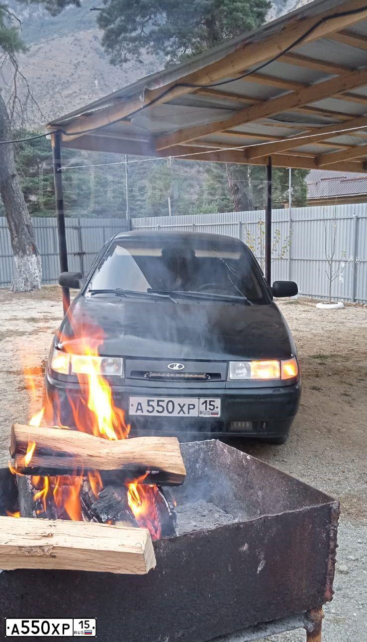 Фото автомобиля LADA 2112, 2002 — госномер А550ХР15. Цвет: Темно-зеленый