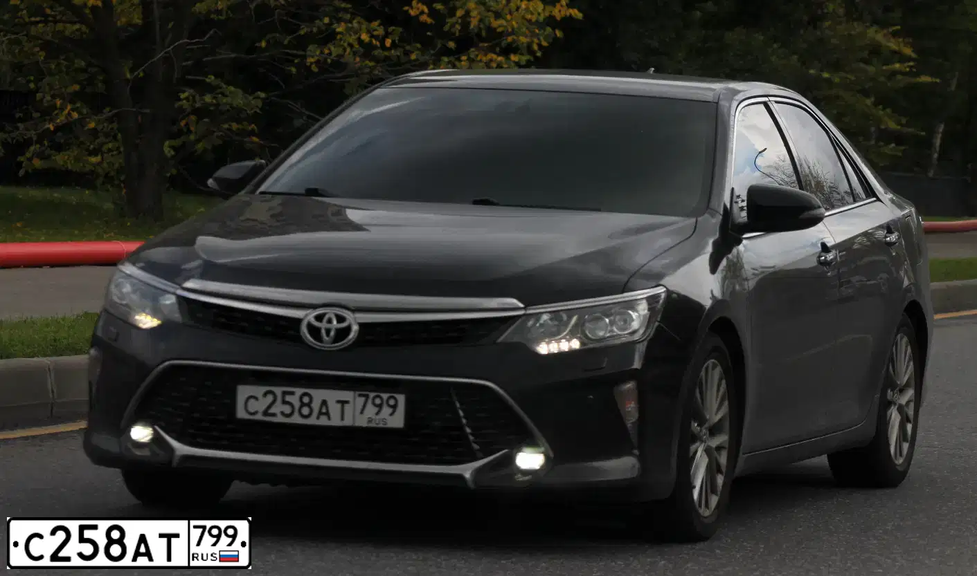 Фото автомобиля TOYOTA CAMRY, 2017 — госномер С258АТ799. Цвет: ЧЕРНЫЙ МЕТАЛИК