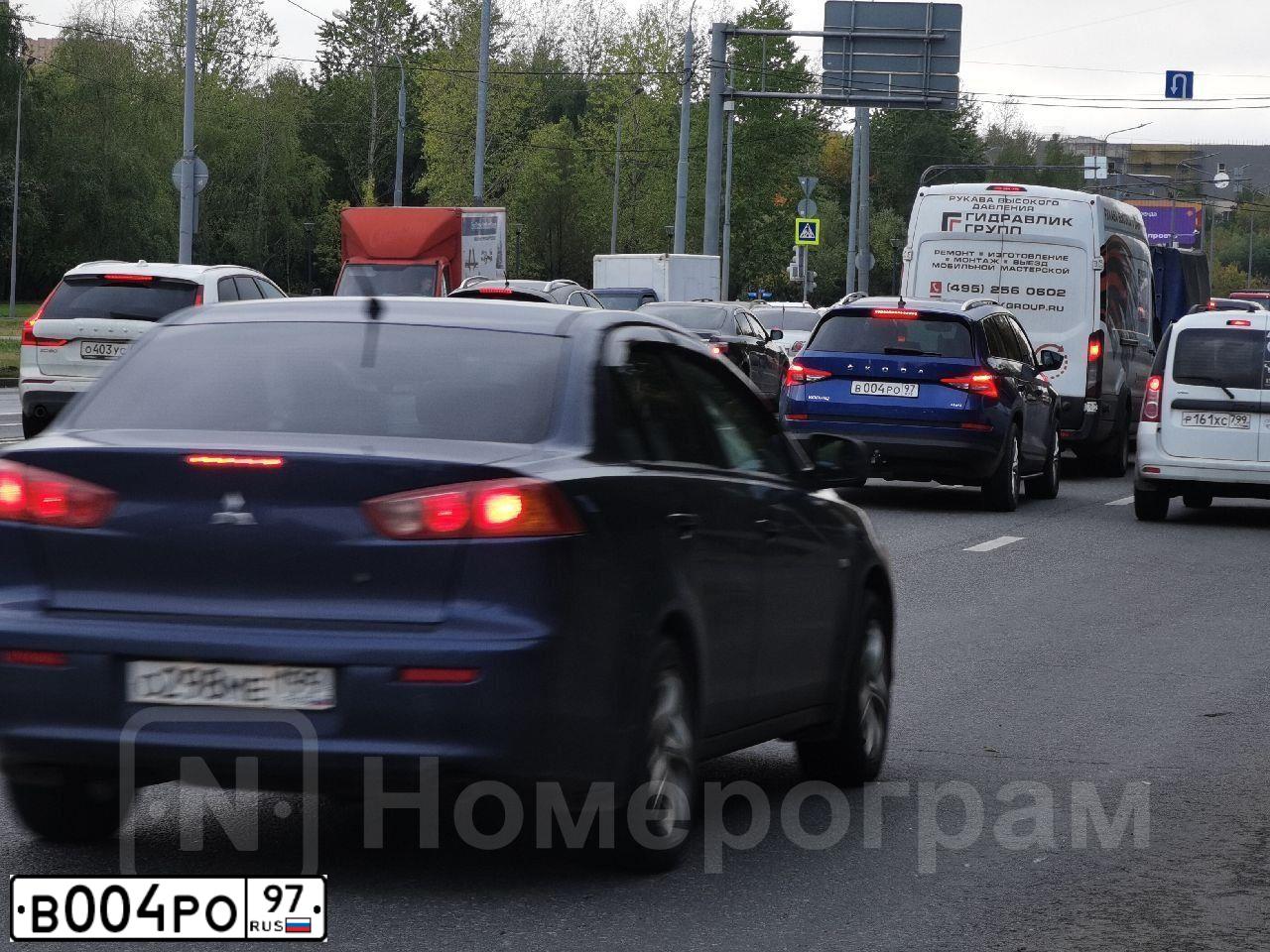 Фото автомобиля VOLKSWAGEN JETTA, 2011 — госномер М713УЕ702. Цвет: синий