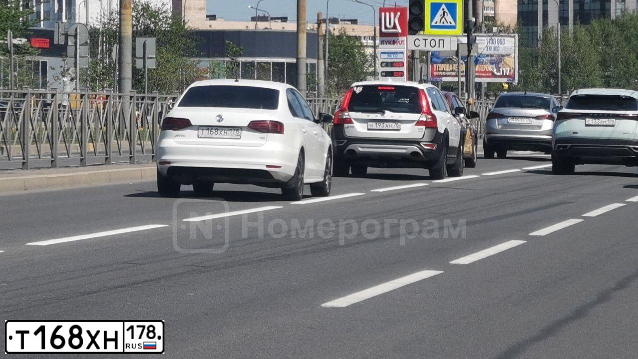 Фото автомобиля VOLKSWAGEN JETTA, 2016 — госномер Р515ВУ82. Цвет: Белый