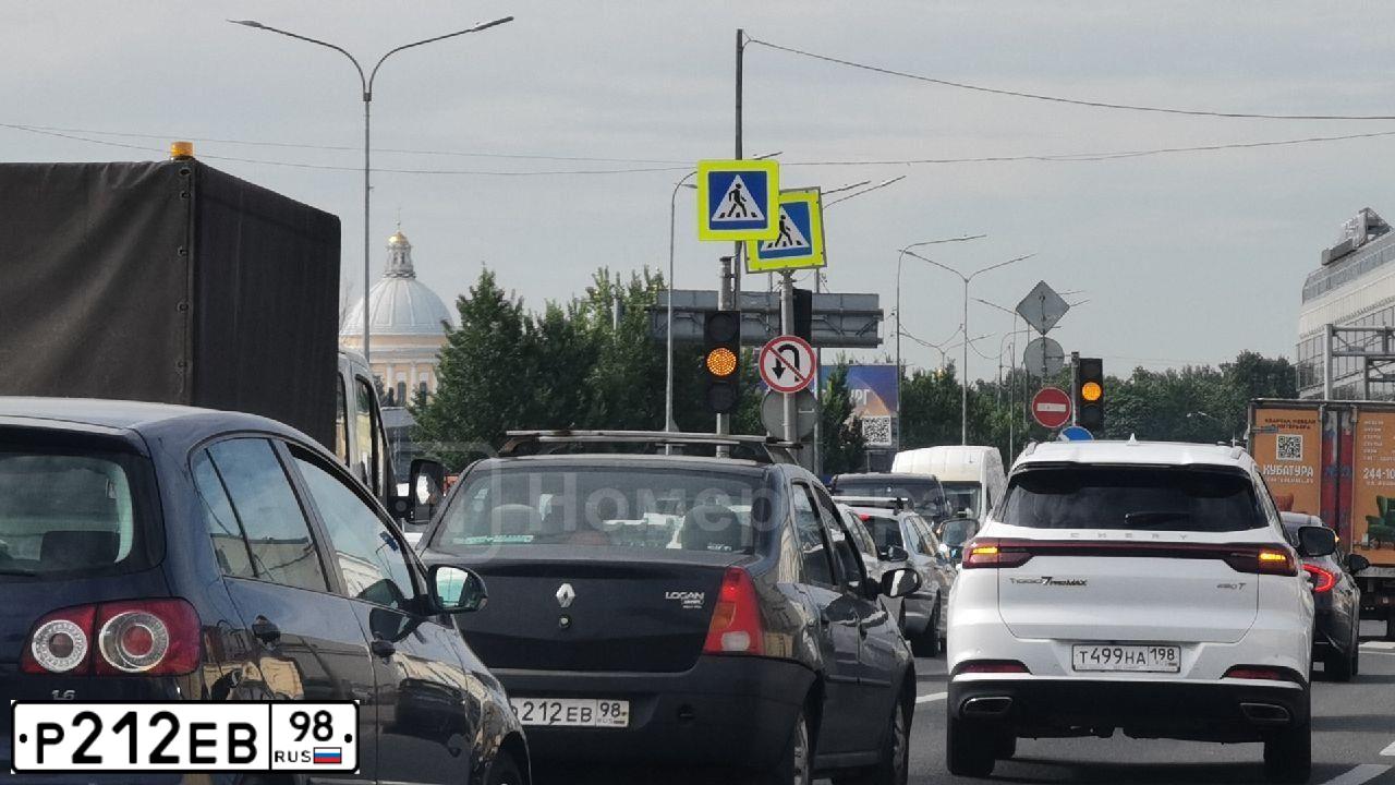 Фото автомобиля MITSUBISHI OUTLANDER, 2007 — госномер С085ОЕ142. Цвет: ЧЕРНЫЙ