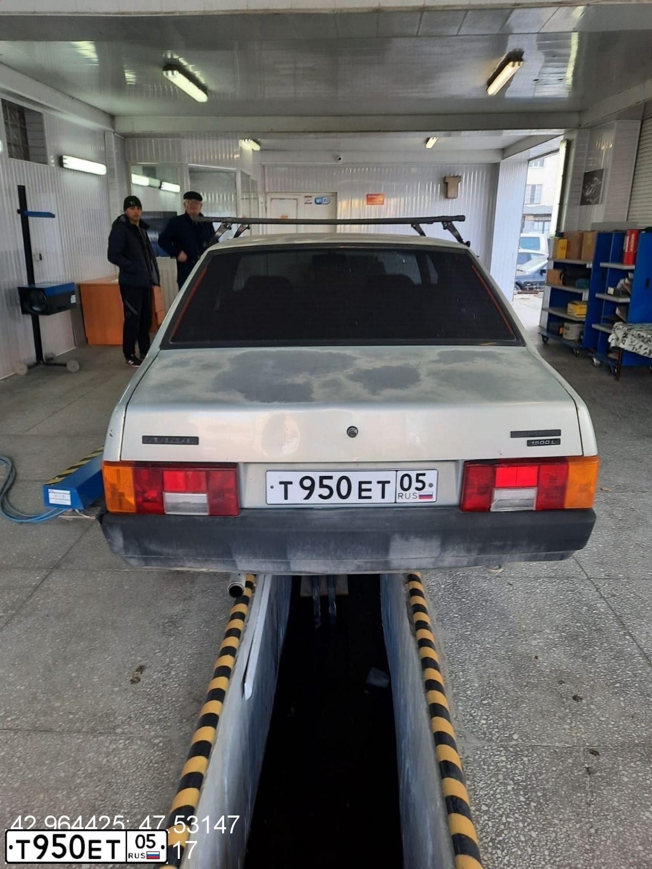 Фото автомобиля LADA 2109 SAMARA, 1999 — госномер Т950ЕТ05. Цвет: СЕРЕБРИСТО-ЖЕЛТ.-ЗЕЛ