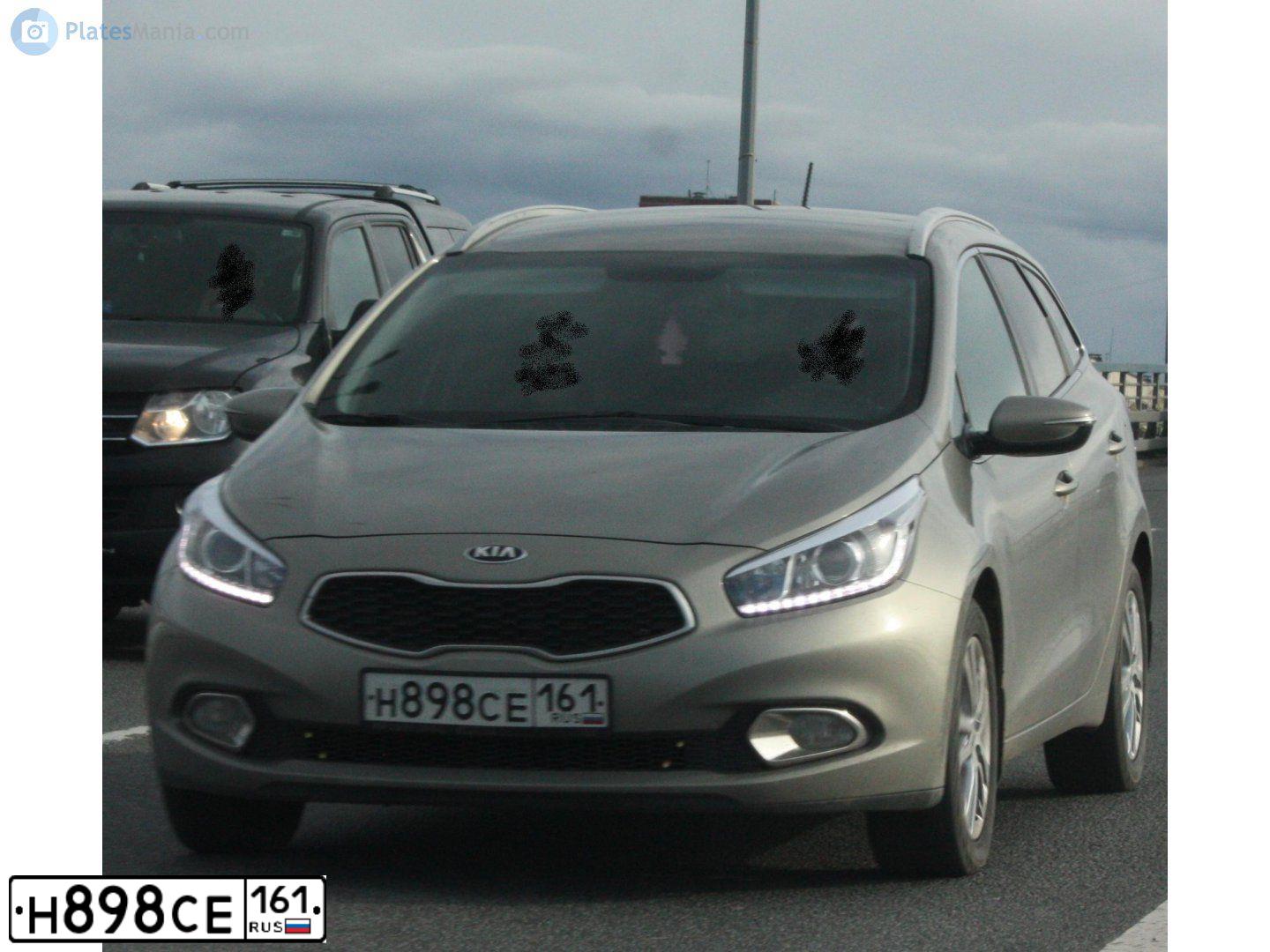 Фото автомобиля KIA CEE'D, 2013 — госномер Н898СЕ161. Цвет: Серебристый