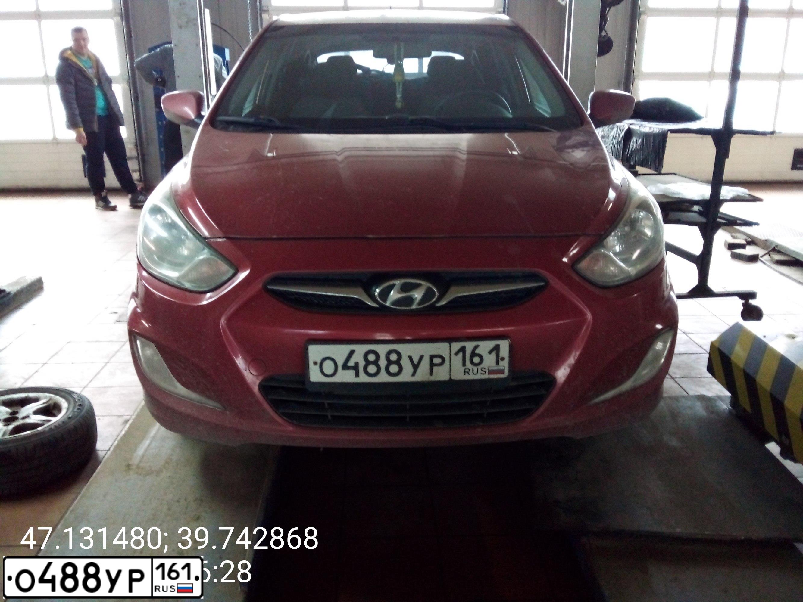 Фото автомобиля HYUNDAI SOLARIS, 2011 — госномер О488УР161. Цвет: КРАСНЫЙ ГРАНАТ