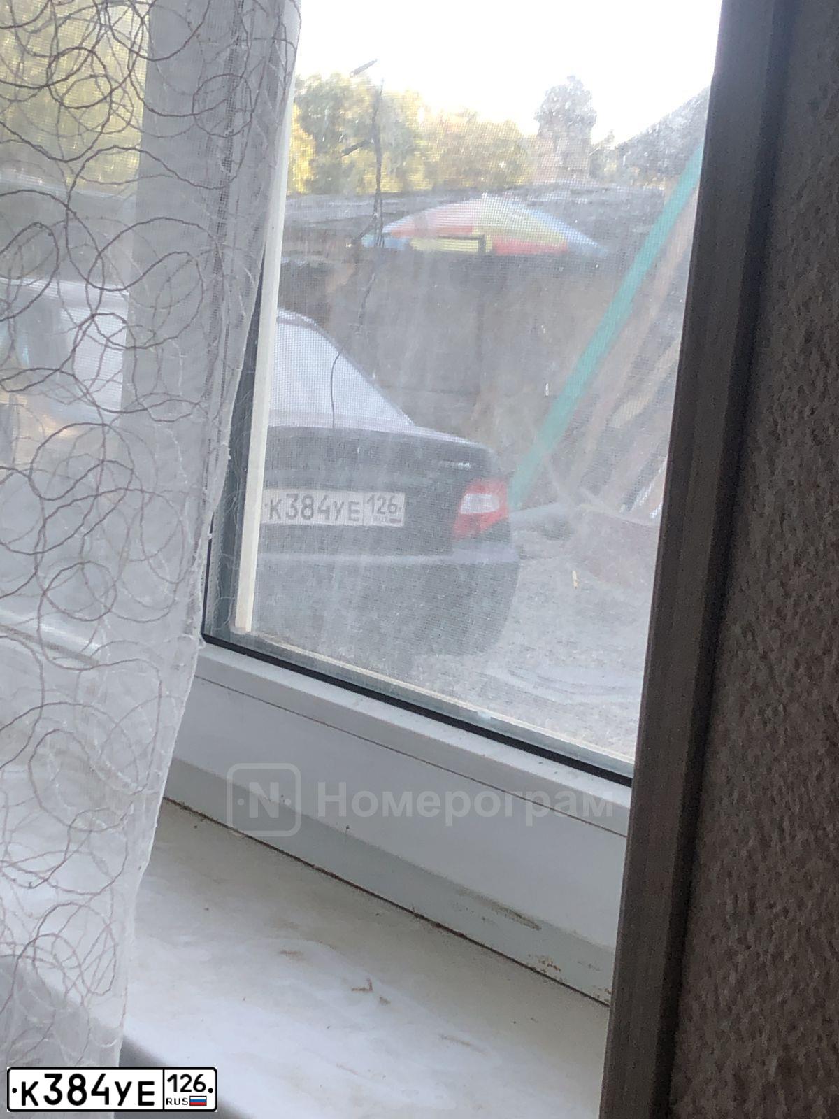 Фото автомобиля DAEWOO NEXIA, 2012 — госномер М690ОК178. Цвет: Бледно-Черный