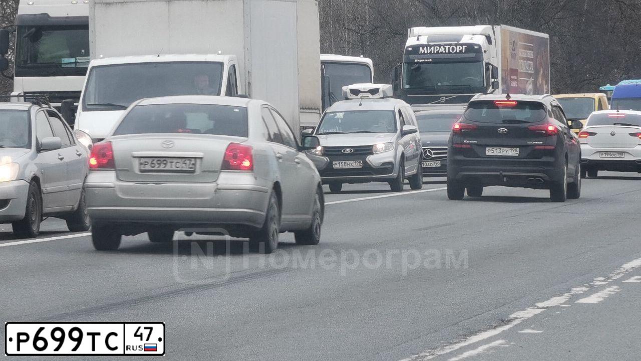 Фото автомобиля TOYOTA AVENSIS, 2005. Цвет: Серебристый