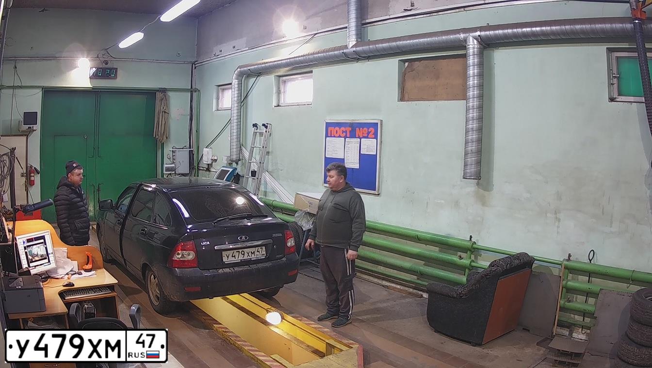 Фото автомобиля LADA PRIORA, 2012 — госномер В213ТО69