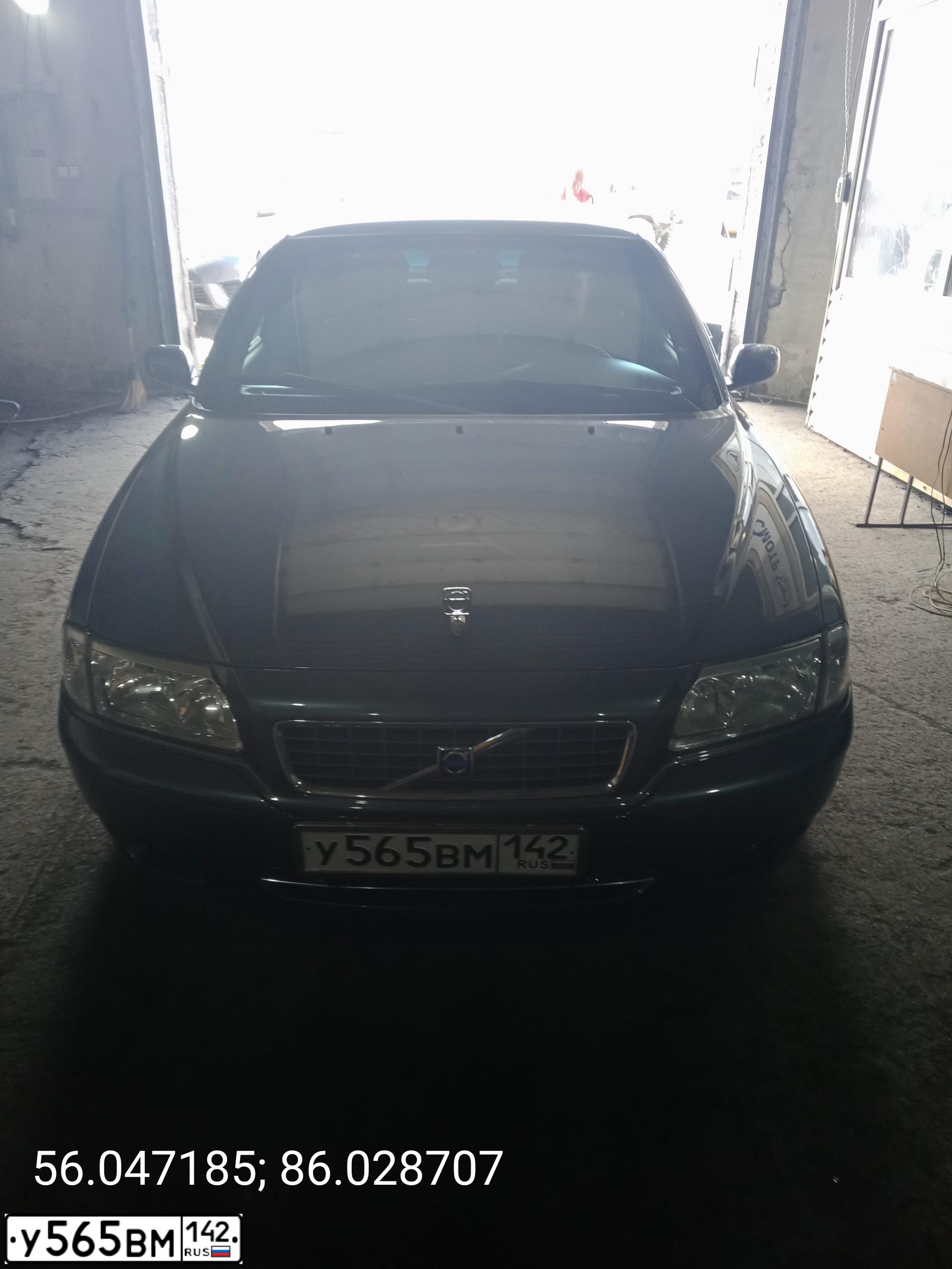 Фото автомобиля VOLVO S80, 2004 — госномер У565ВМ142