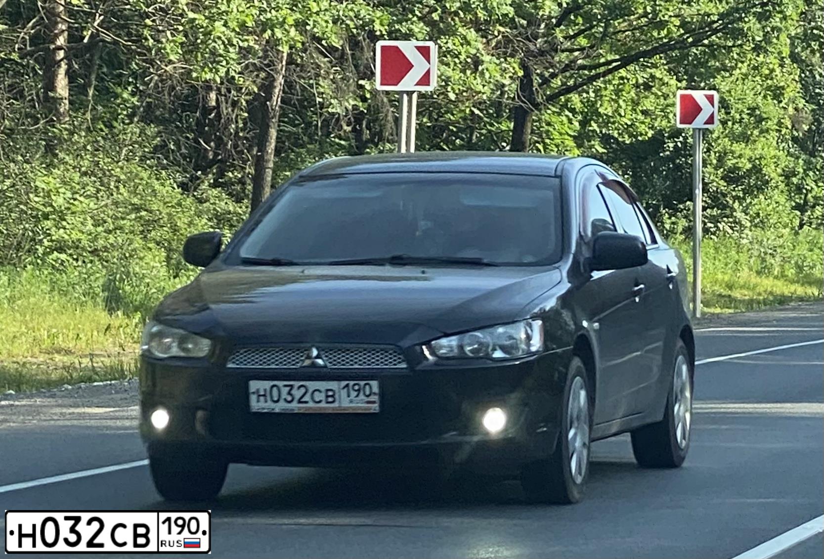 Фото автомобиля MITSUBISHI LANCER, 2007 — госномер Н032СВ190. Цвет: ЧЕРНЫЙ