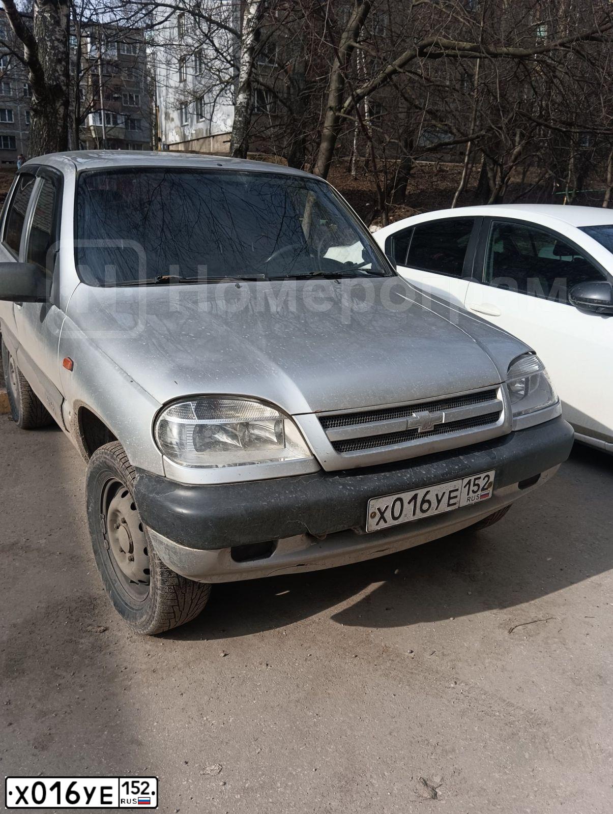 Фото автомобиля CHEVROLET NIVA, 2006 — госномер О481КЕ33. Цвет: СЕРЕБРИСТЫЙ МЕТАЛЛИК
