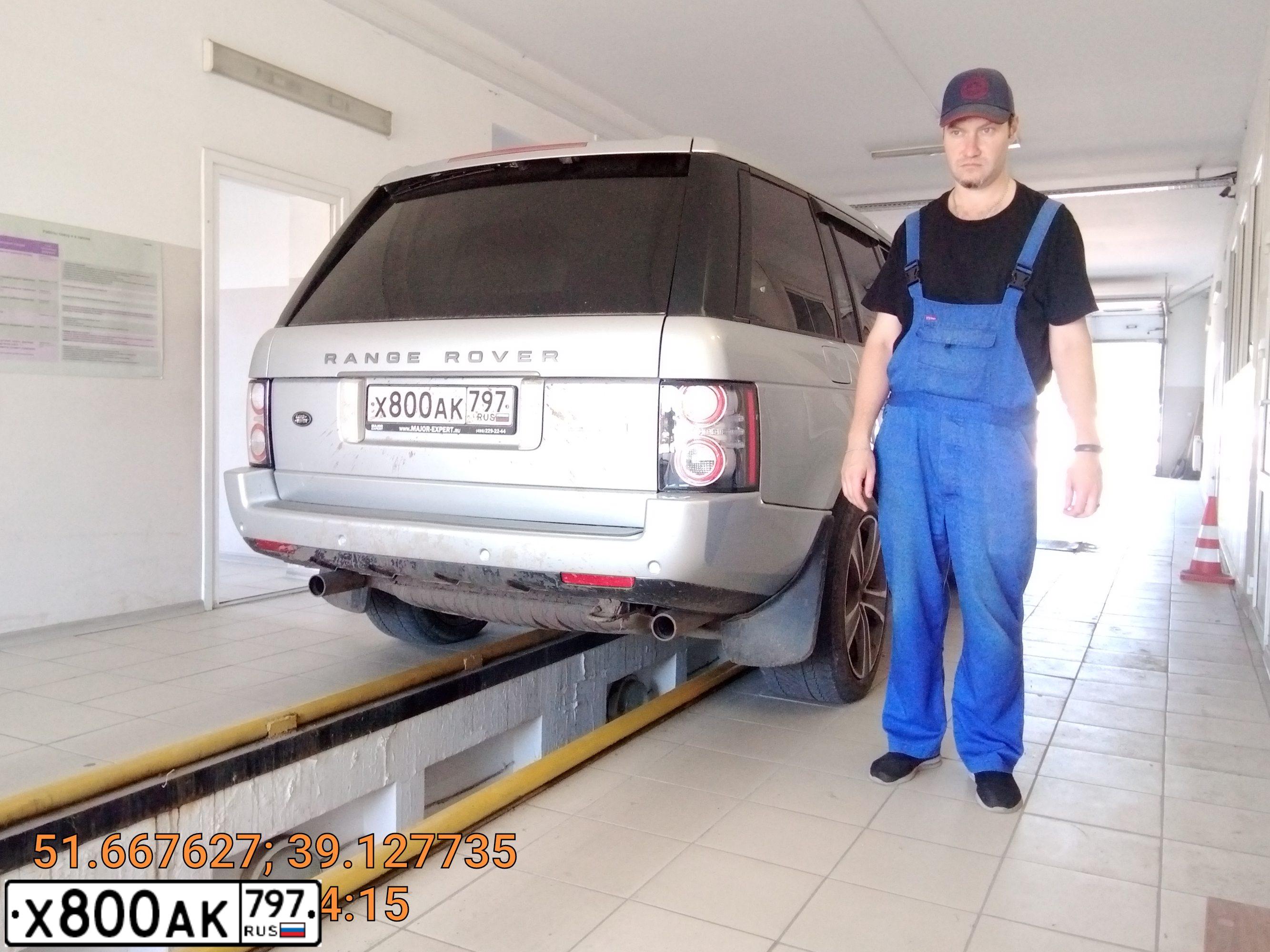 Фото автомобиля LANDROVER RANGE ROVER, 2007 — госномер У358АС199. Цвет: Серебристый