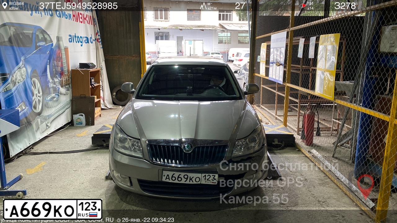 Фото автомобиля SKODA OCTAVIA, 2012 — госномер А669КО123. Цвет: БЕЖЕВЫЙ