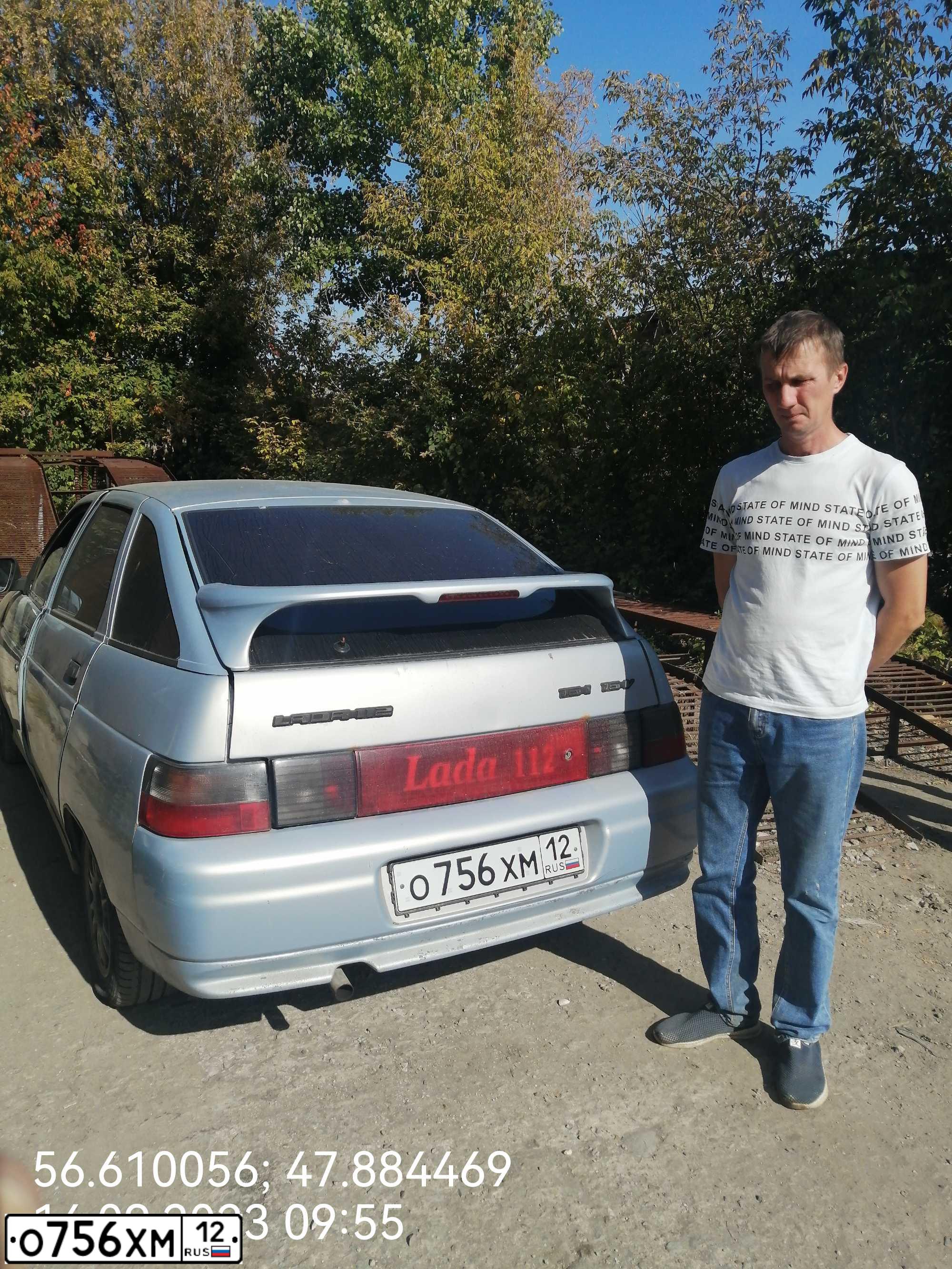 Фото автомобиля LADA 2112, 2005 — госномер У098ХМ12. Цвет: Серебристо-Желтый