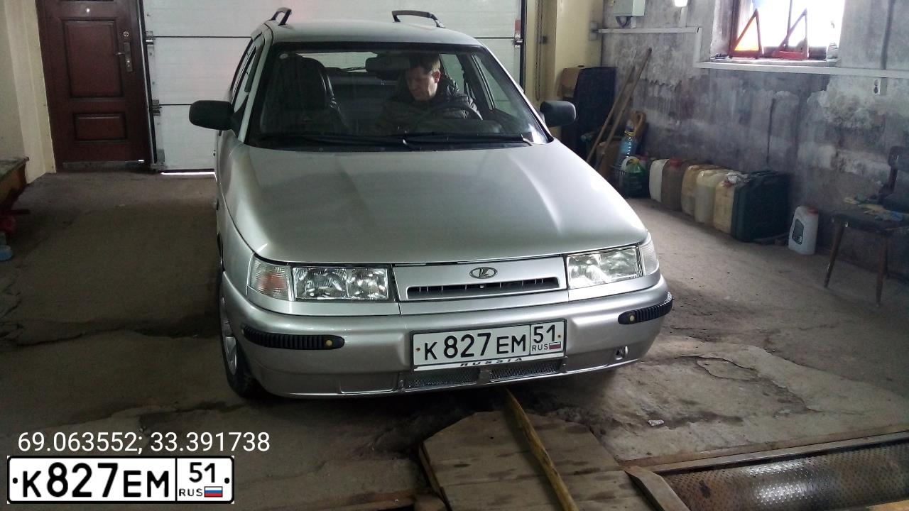 Фото автомобиля LADA 2111, 2004 — госномер К827ЕМ51. Цвет: СВЕТЛО-СЕРЕБРИСТЫЙ МЕТАЛЛ