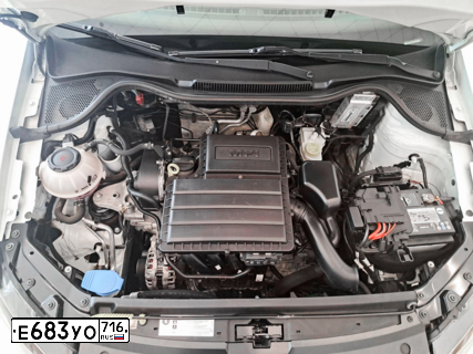 Фото автомобиля VOLKSWAGEN POLO, 2020 — госномер Е683УО716. Цвет: Белый