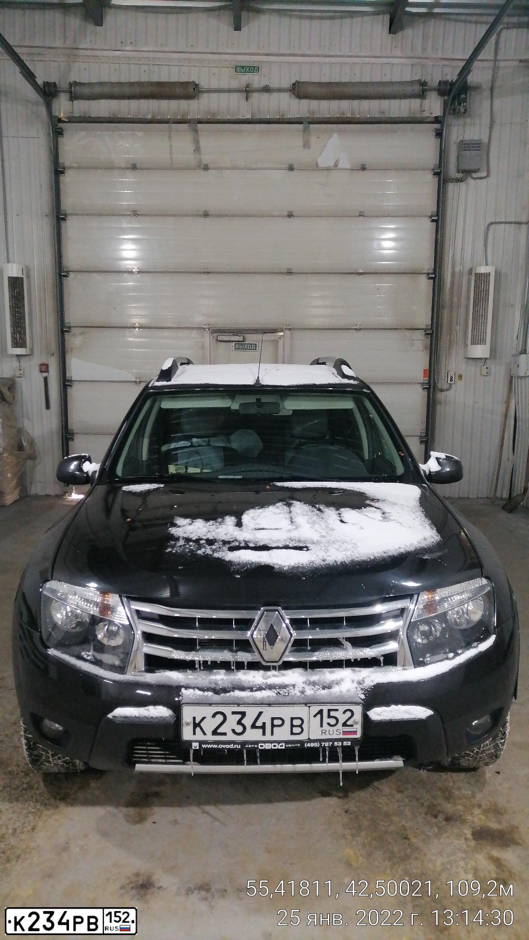 Фото автомобиля RENAULT DUSTER, 2012 — госномер К234РВ152. Цвет: ЧЕРНЫЙ