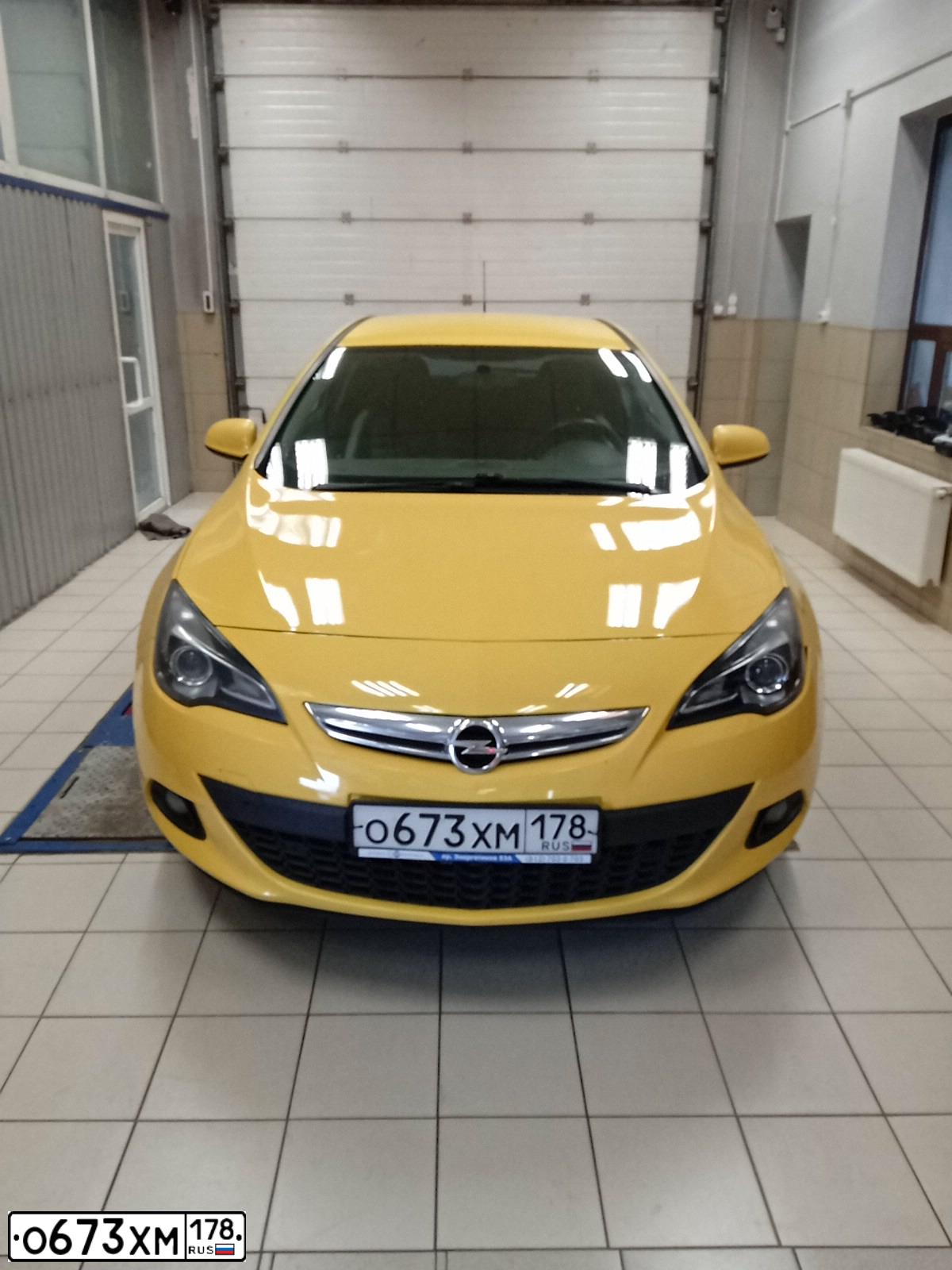 Фото автомобиля OPEL ASTRA, 2013 — госномер Р088МС126. Цвет: ЖЁЛТЫЙ