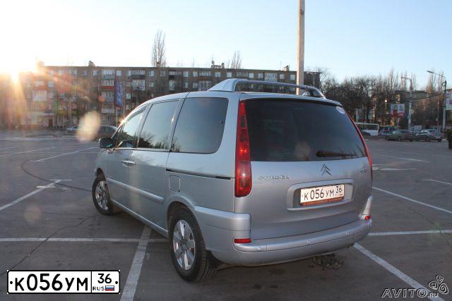 Фото автомобиля CITROEN C8, 2003 — госномер Е499АУ790. Цвет: СЕРЫЙ