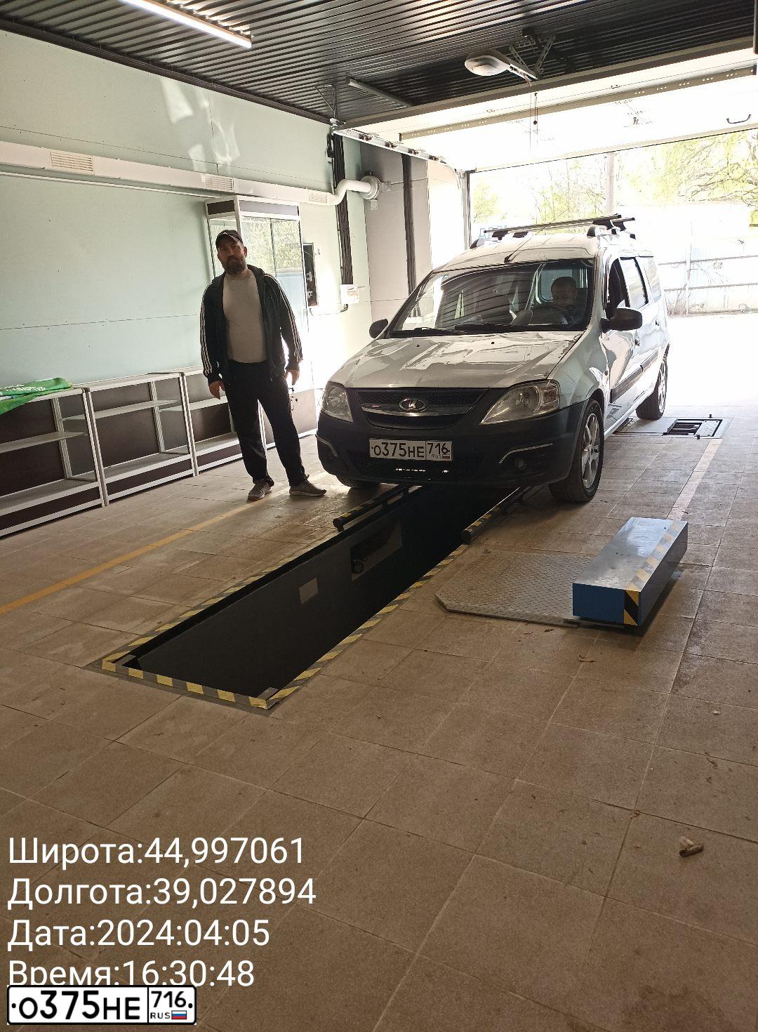 Фото автомобиля LADA LARGUS, 2013 — госномер А601АА09
