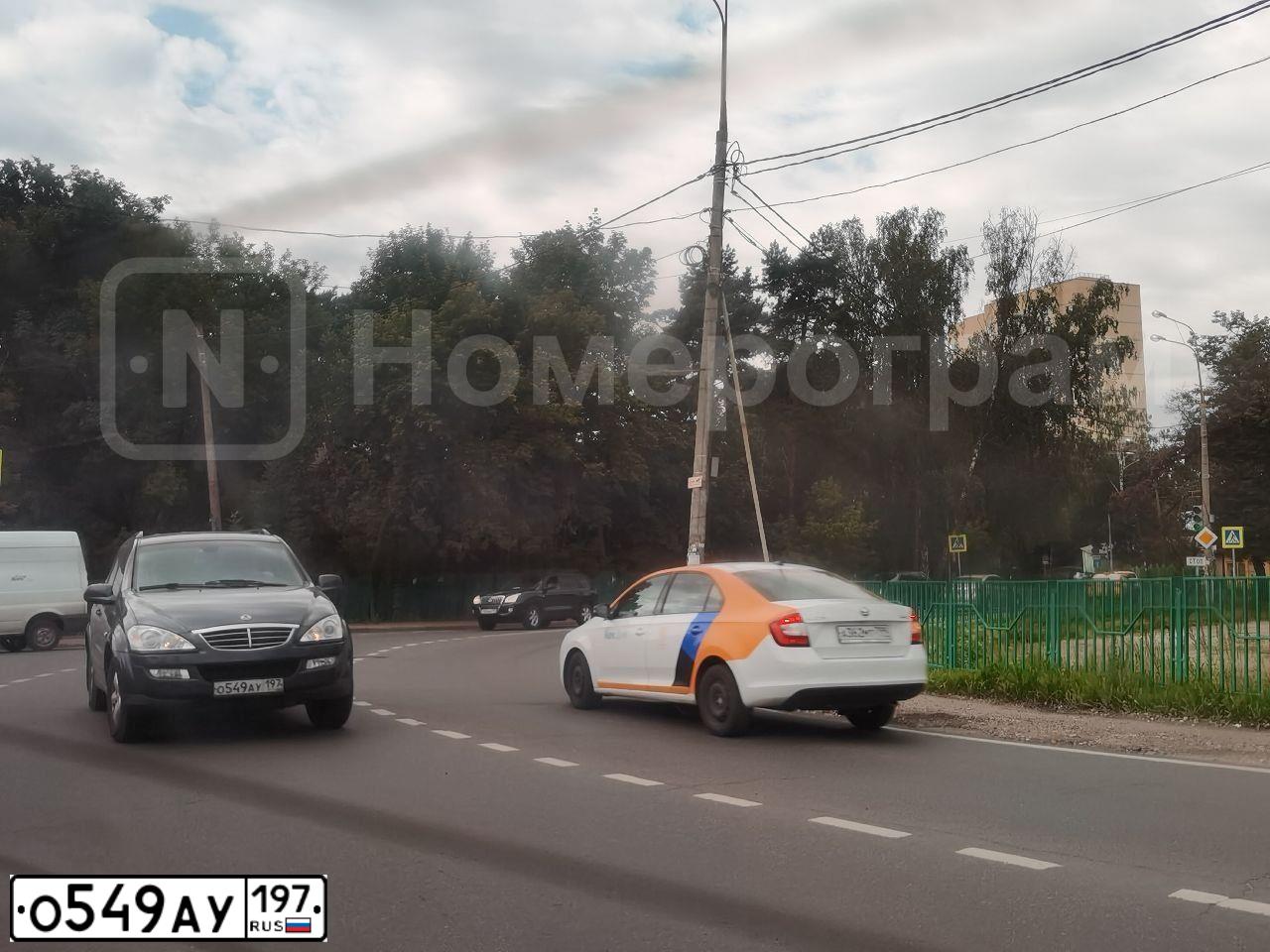 Фото автомобиля SSANGYONG KYRON, 2010 — госномер С290ЕК797. Цвет: Серый