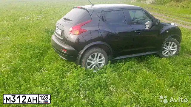 Фото автомобиля NISSAN JUKE, 2011 — госномер В618КЕ181. Цвет: ЧЕРНЫЙ
