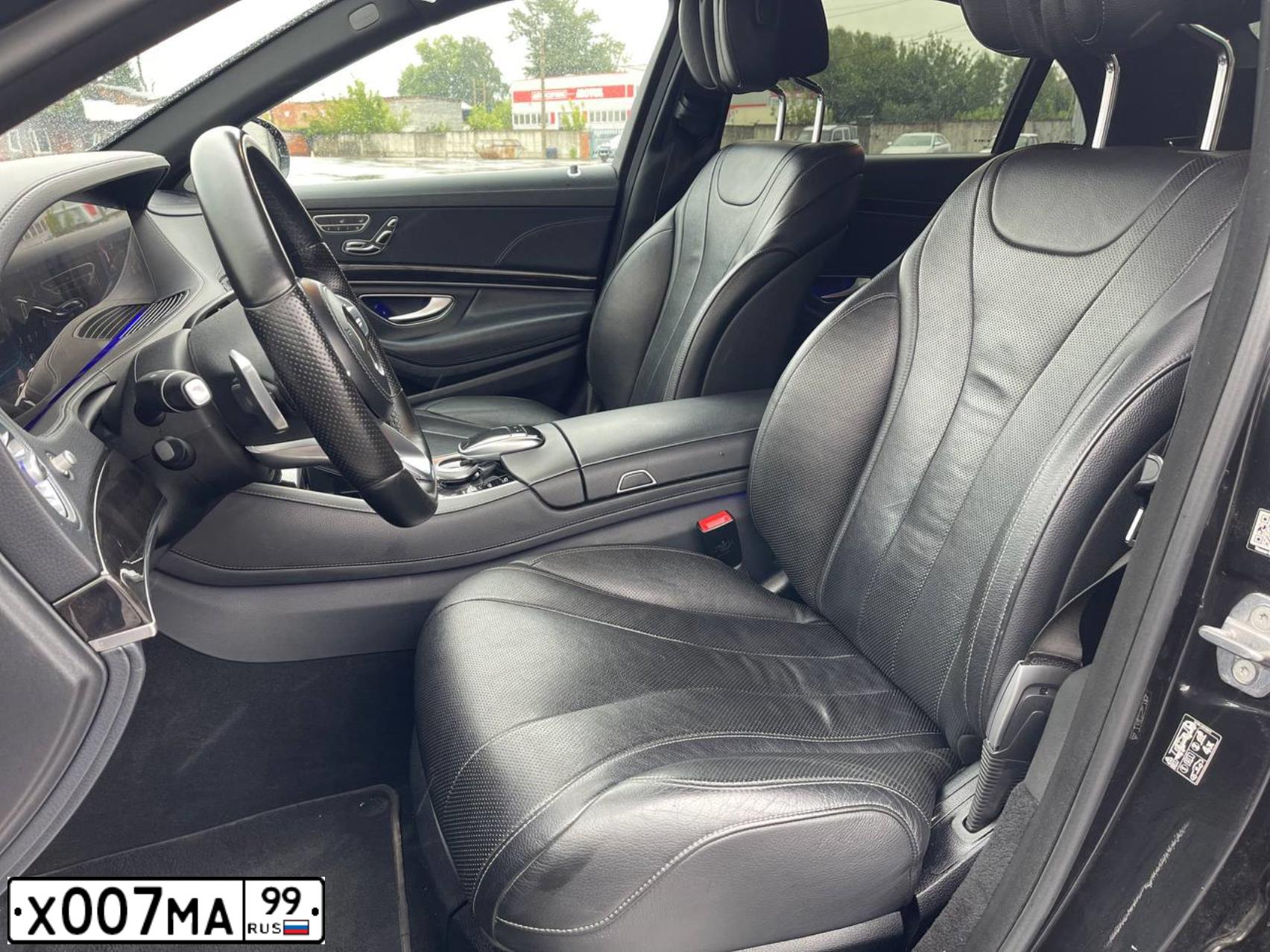 Фото автомобиля BMW X6M, 2011 — госномер Р777ЕА21. Цвет: БЕЛЫЙ