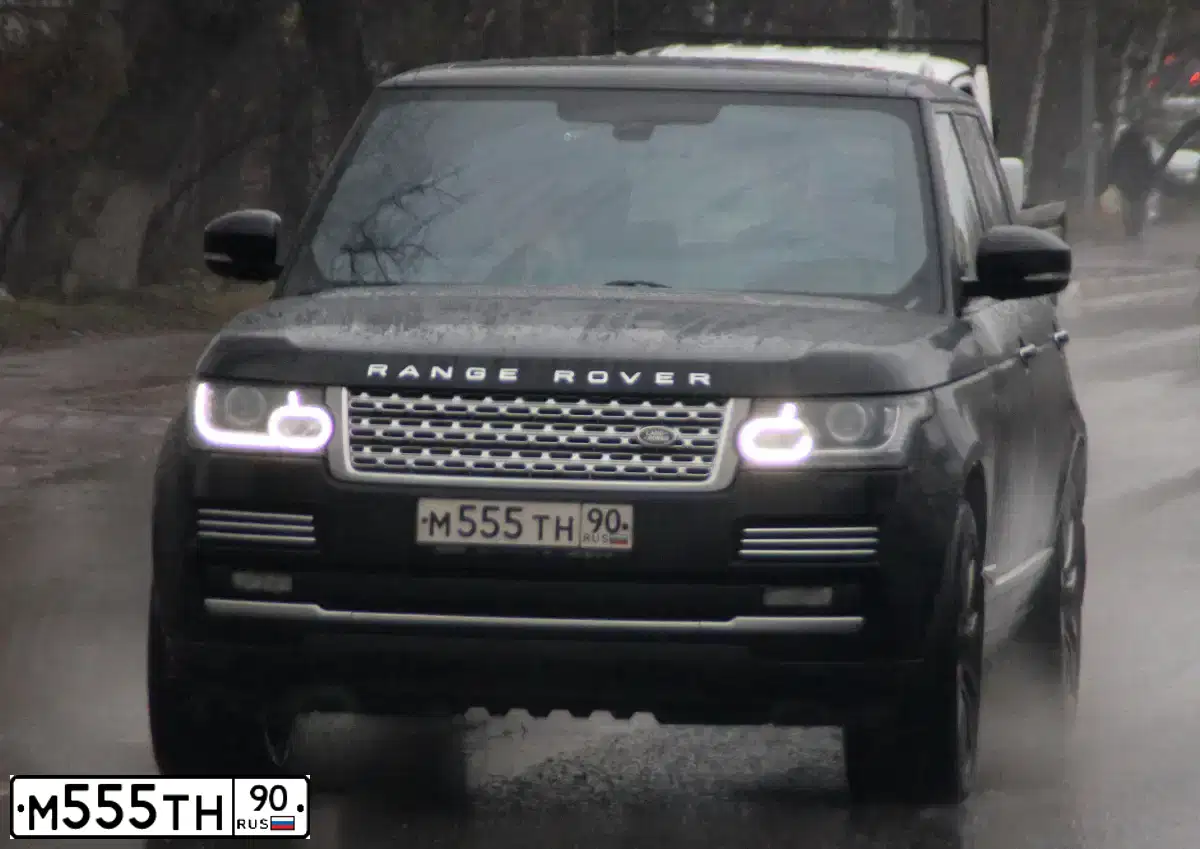 Фото автомобиля LANDROVER RANGE ROVER, 2014 — госномер Т150ТТ39. Цвет: ЧЕРНЫЙ